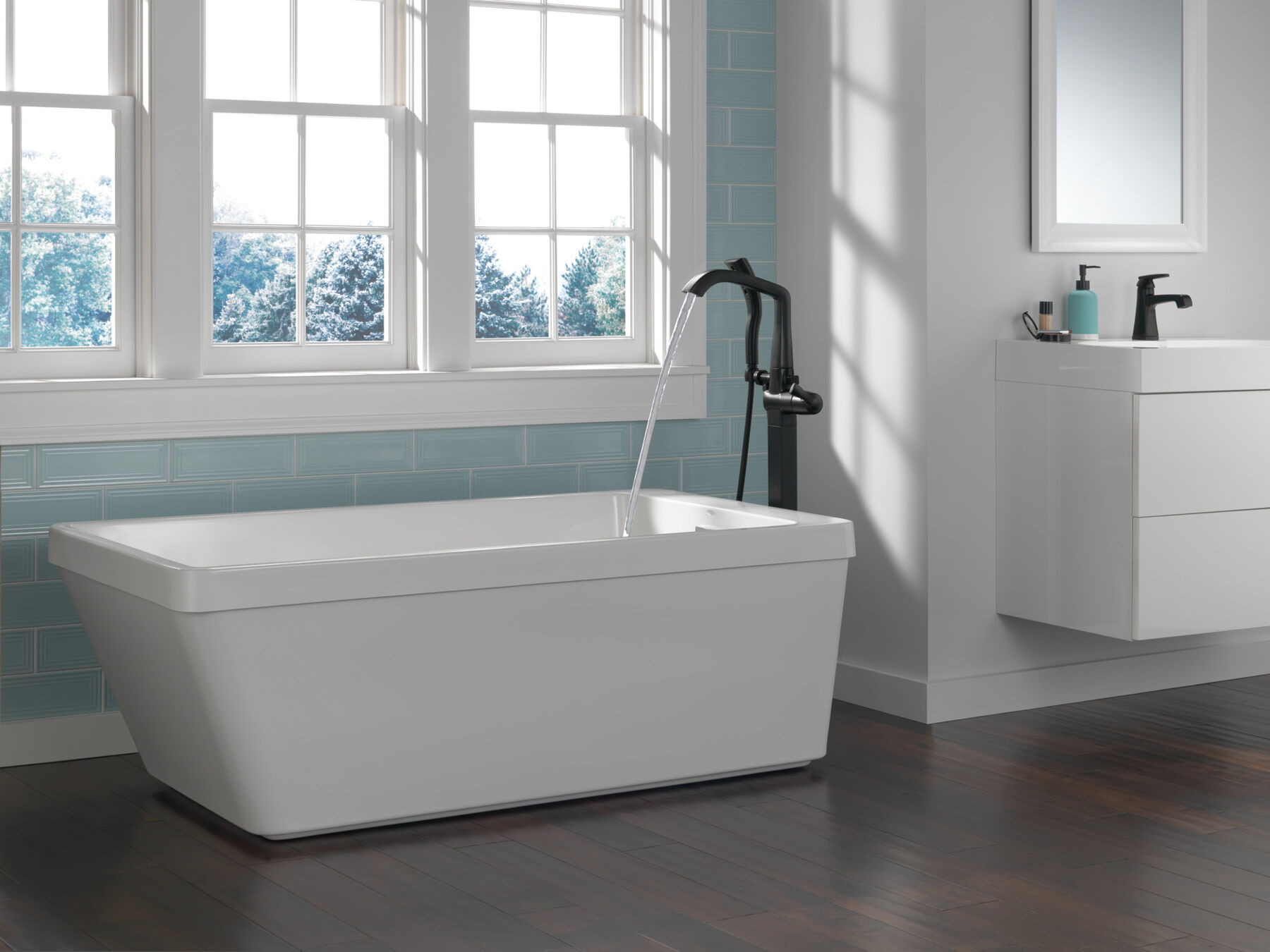 Single-Hole Bathroom Faucet (Recertified)
