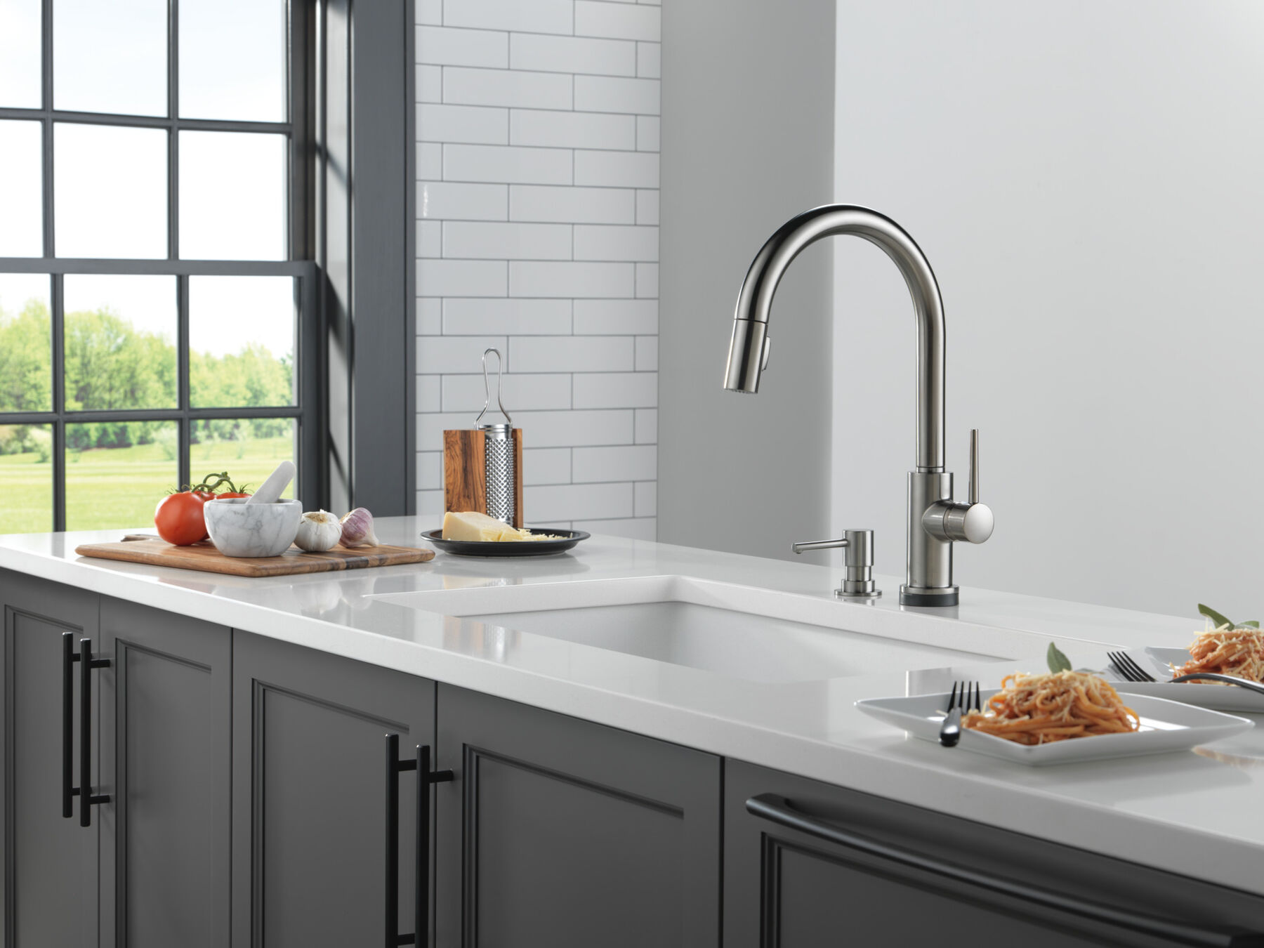 Touch<sub>2</sub>O&reg; Technology Kitchen Faucet with Touchless Technology