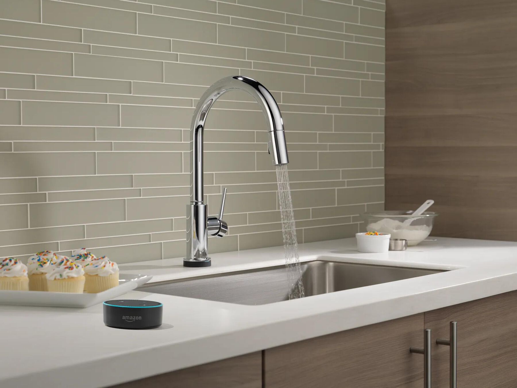 VoiceIQ&reg; Single-Handle Pull-Down Kitchen Faucet with Touch<sub>2</sub>O&reg; Technology (Recertified)