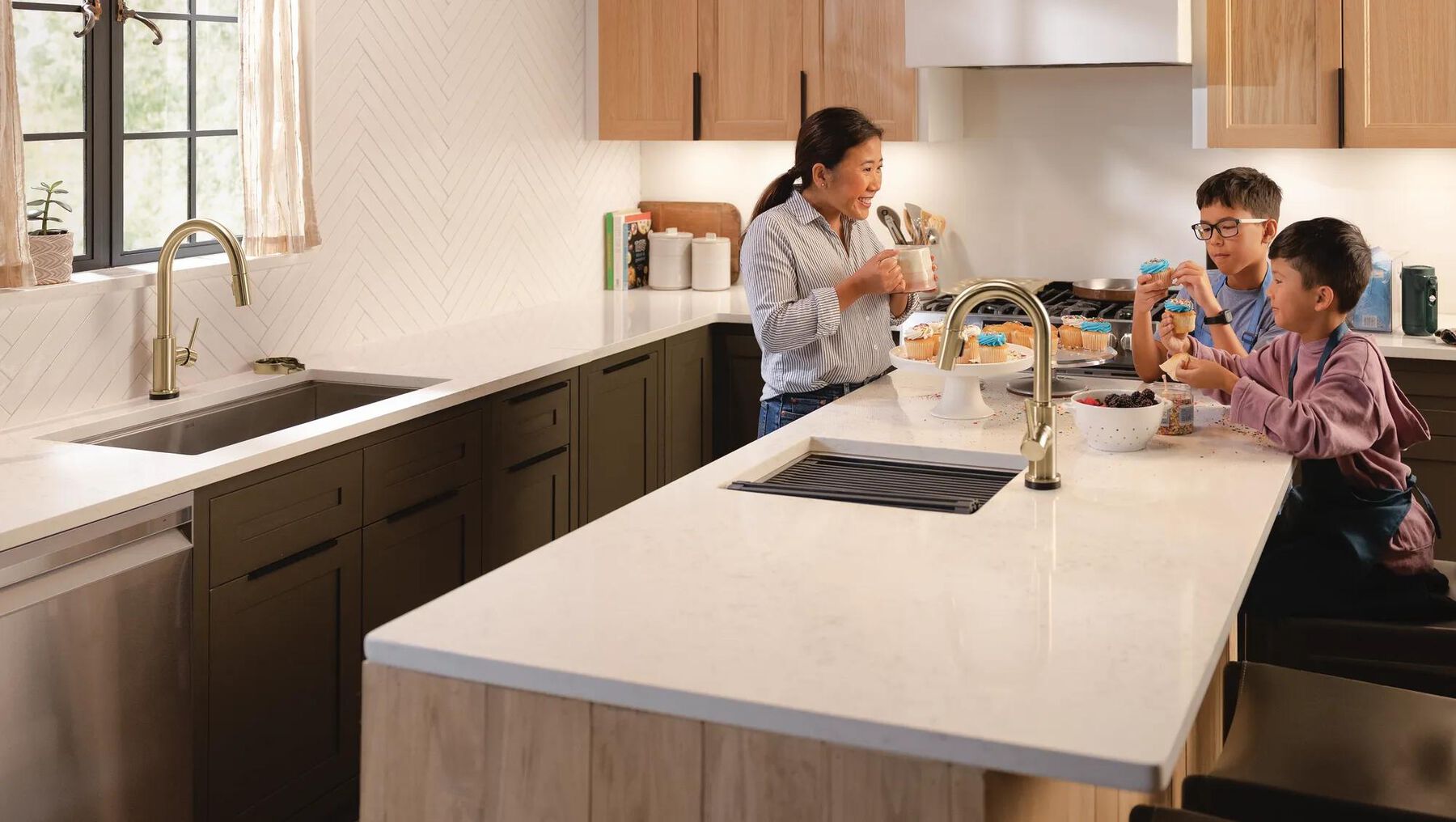 Touch2O&reg; Bar / Prep Faucet with Touchless Technology