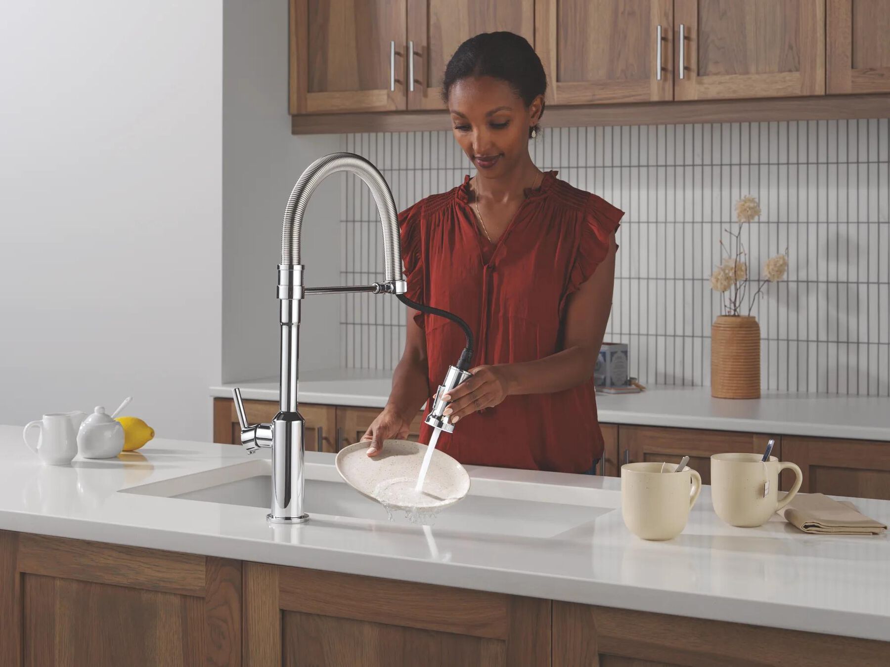 Single Handle Pull-Down Kitchen Faucet With Spring Spout