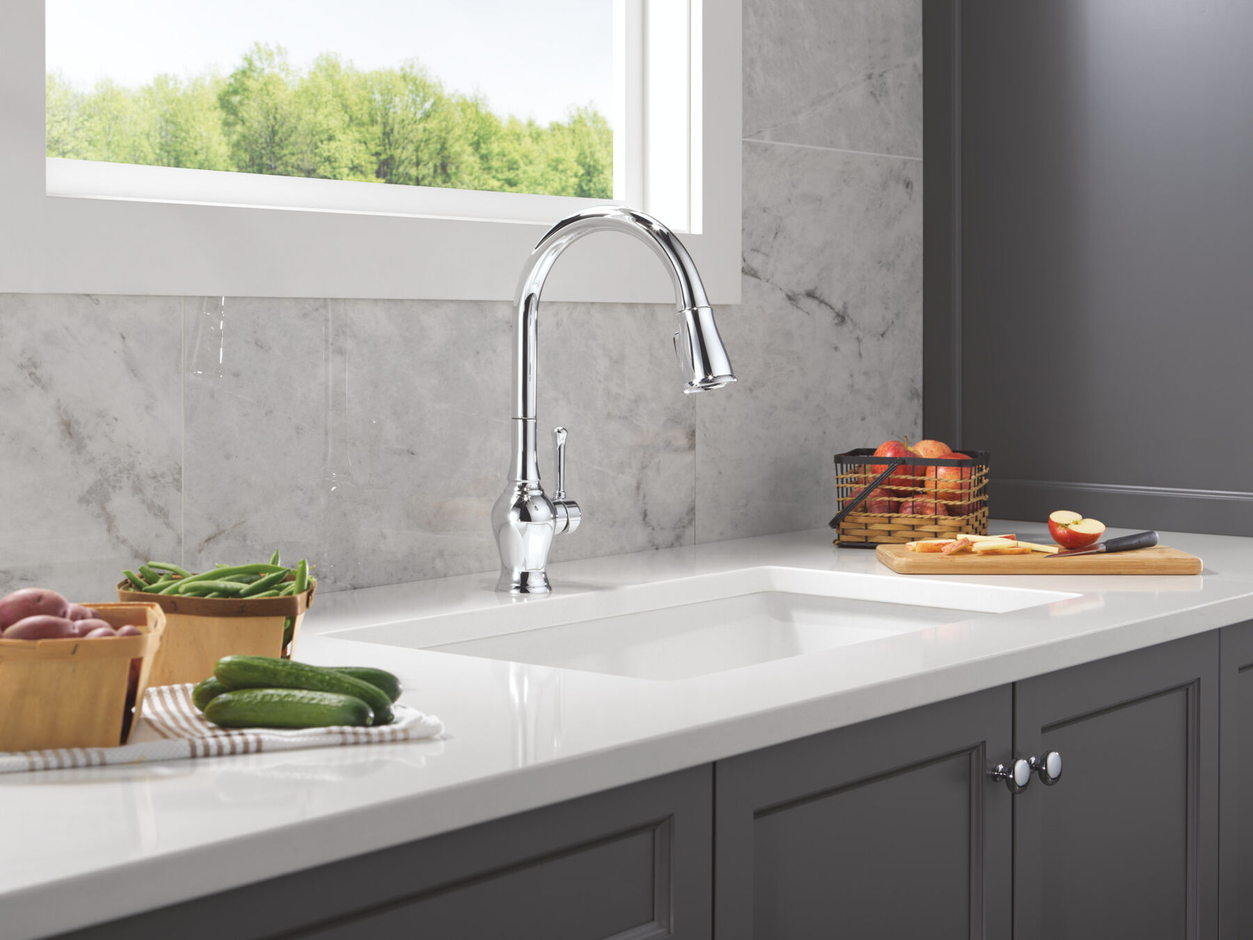 Single Handle Pull-Down Kitchen Faucet