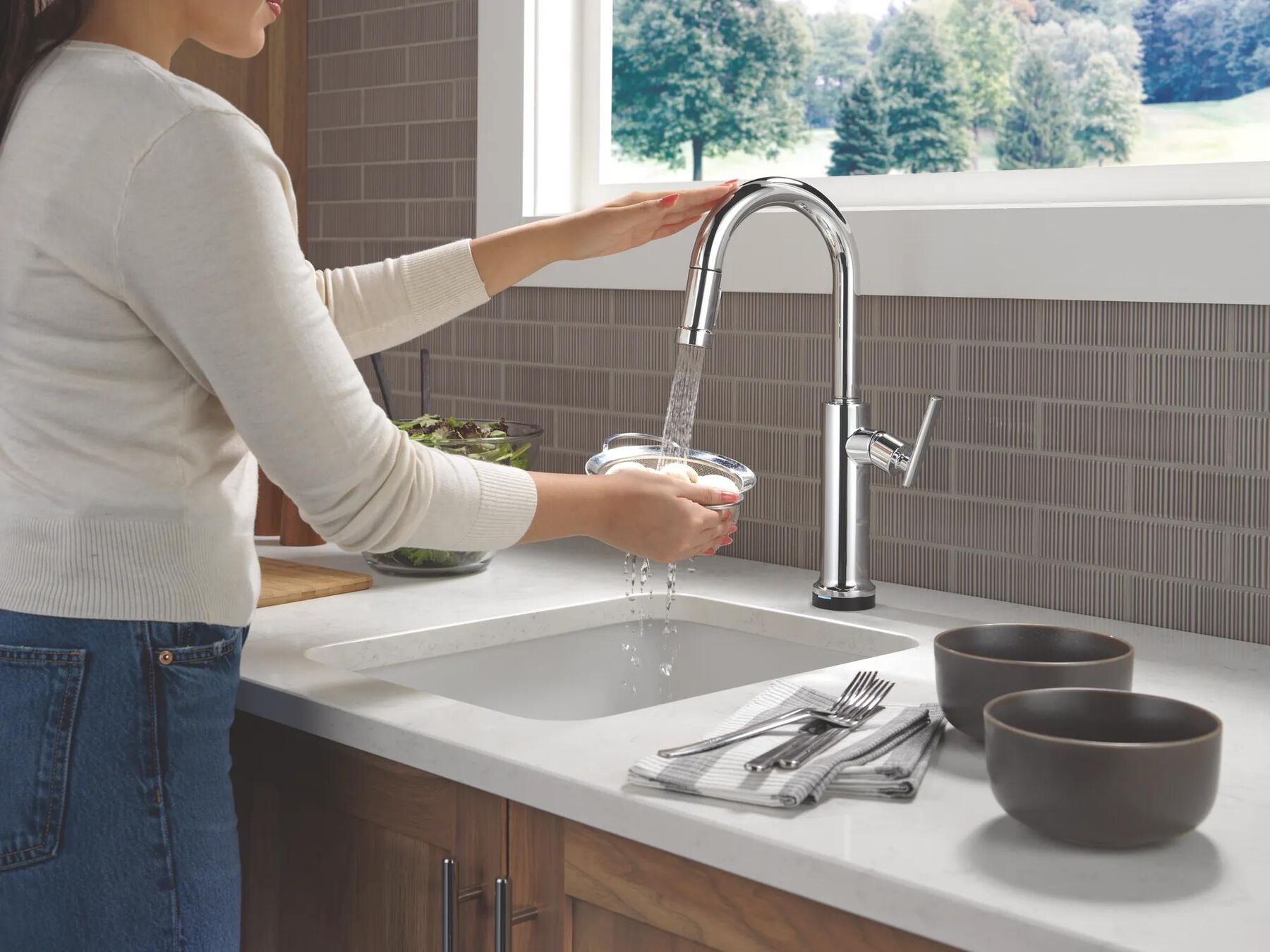 Touch2O&reg; Technology Bar / Prep Faucet with Touchless Technology