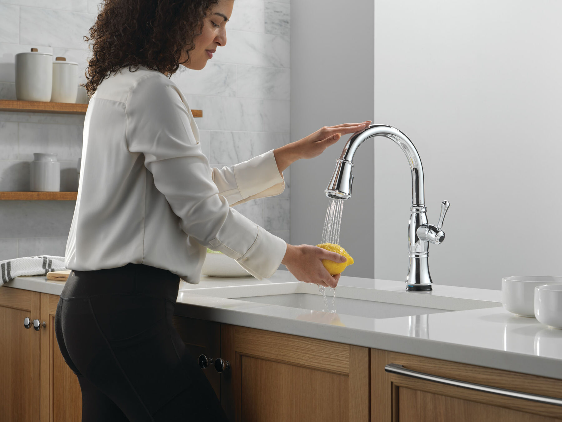 Touch<sub>2</sub>O&reg; Technology Kitchen Faucet with Touchless Technology