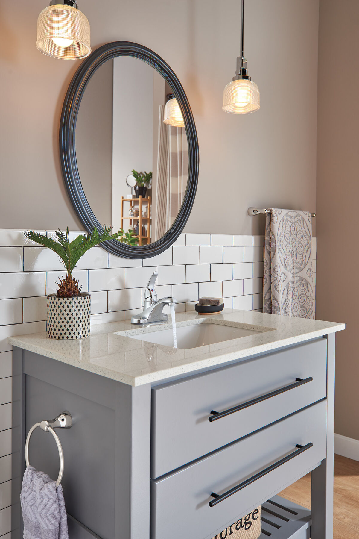 Single Handle Centerset Bathroom Faucet