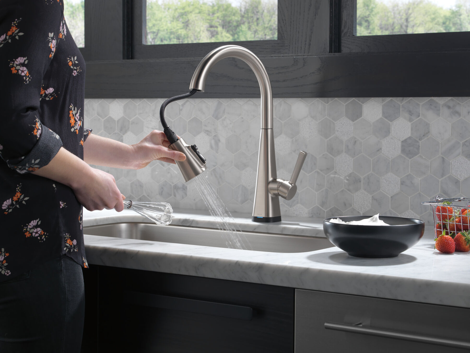 Single-Handle Pull-Down Kitchen Faucet with Touch<sub>2</sub>O&reg; Technology