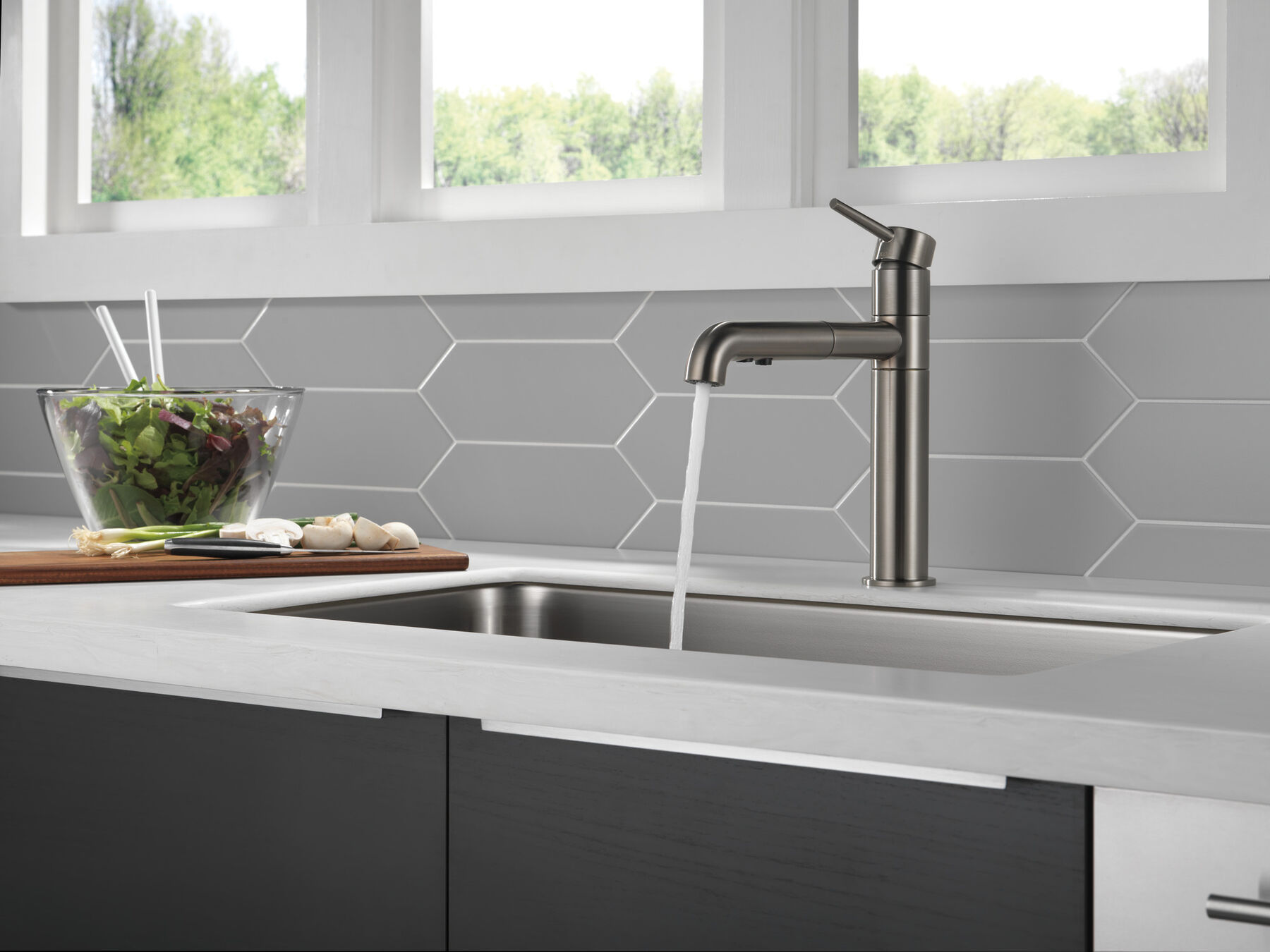Single Handle Pull-Out Kitchen Faucet