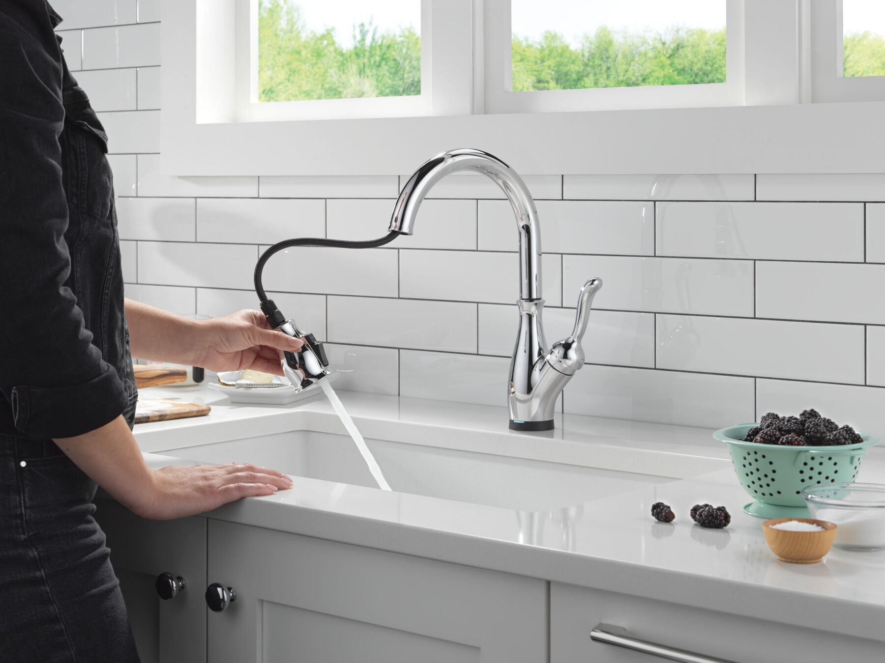 Touch<sub>2</sub>O&reg; Technology Kitchen Faucet with Touchless Technology
