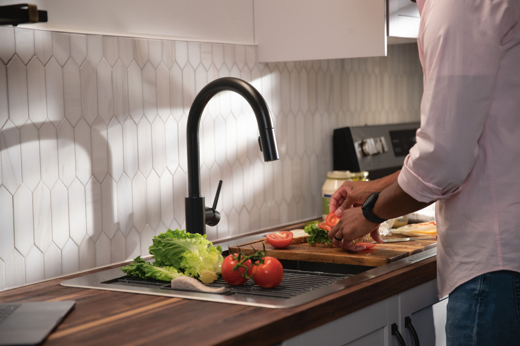 33&rdquo; Workstation Kitchen Sink Drop-In Top Mount Stainless Steel Single Bowl with WorkFlow&trade; Ledge and Accessories