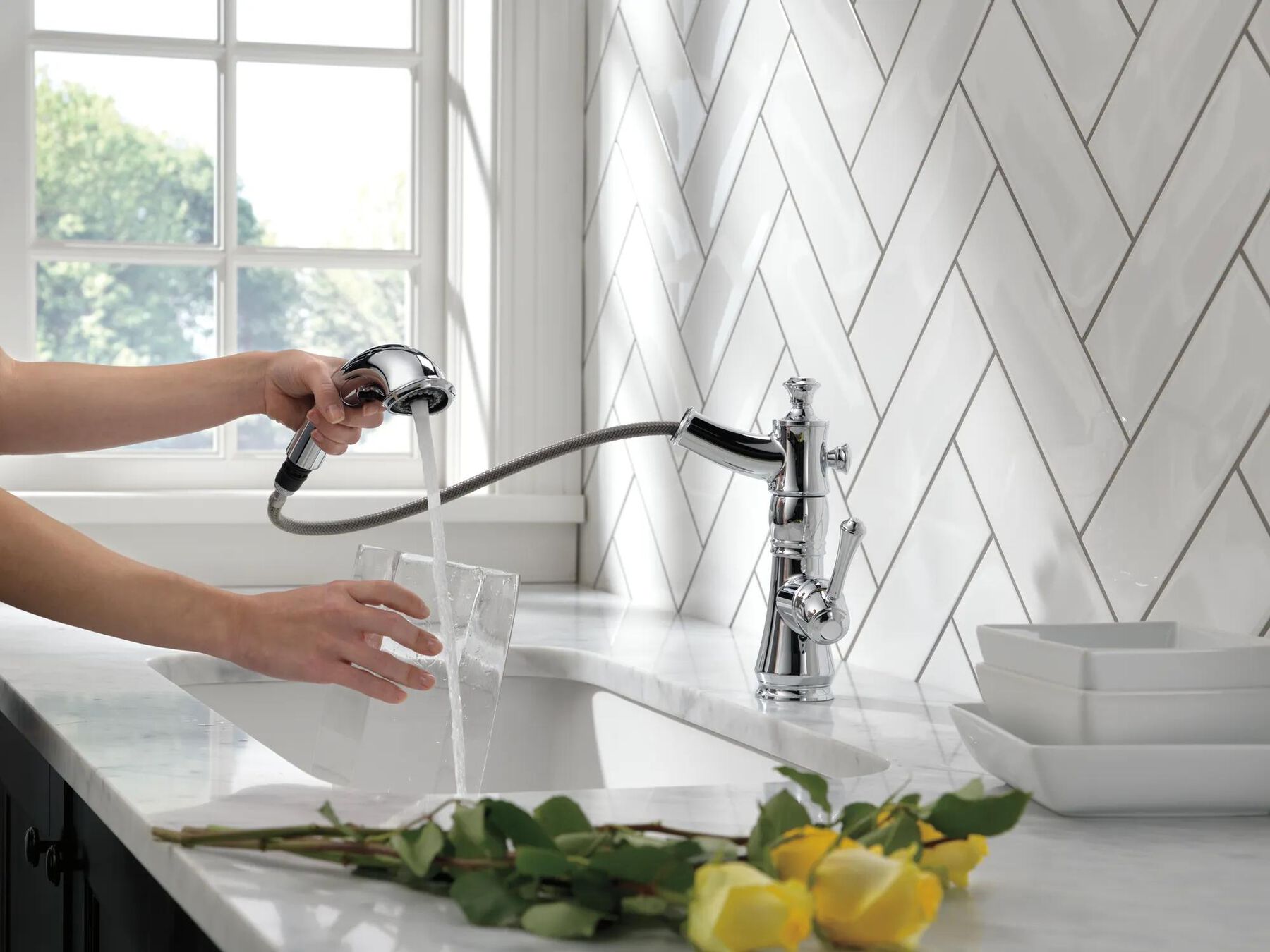 Single Handle Pull-Out Kitchen Faucet