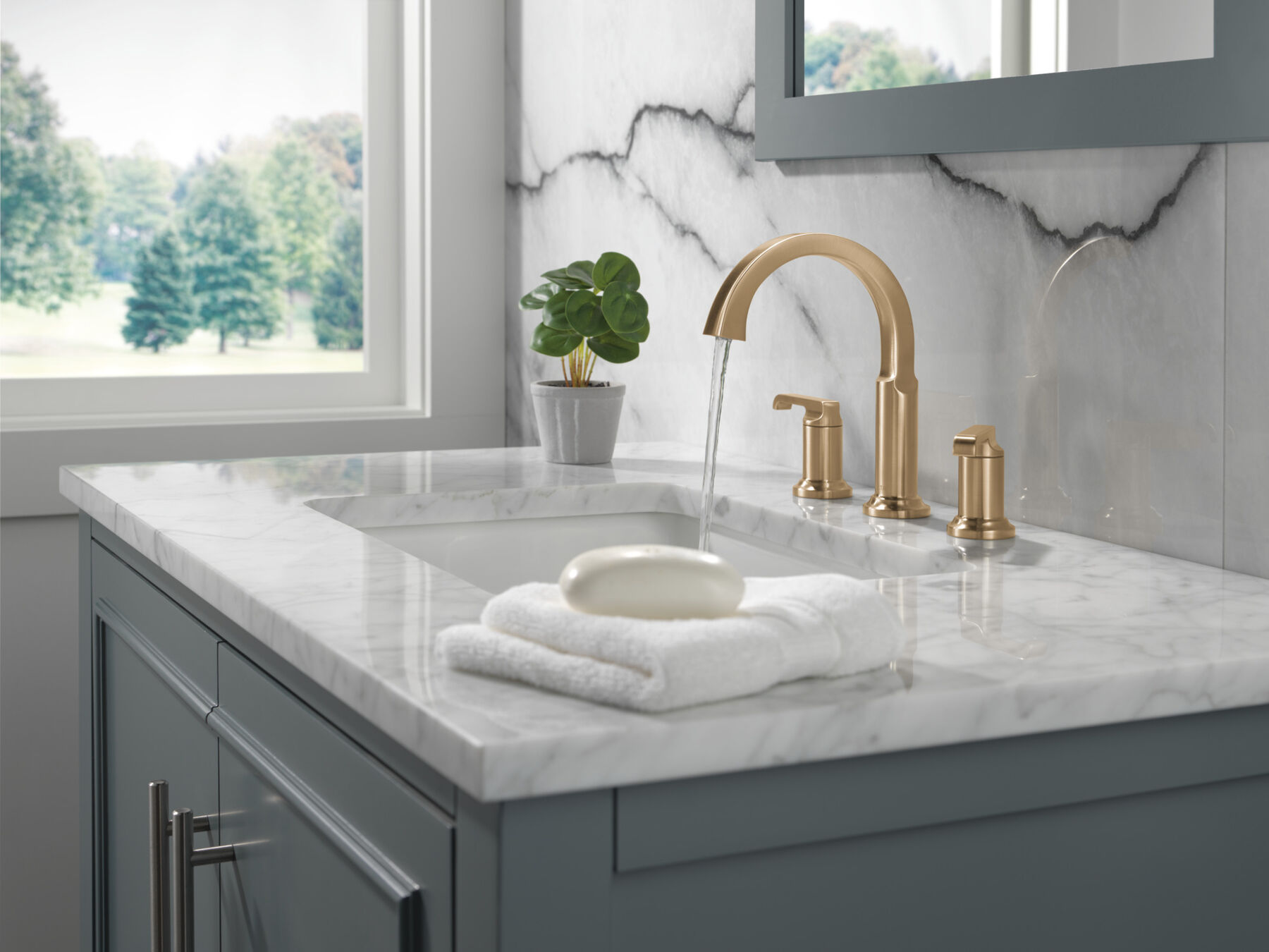 Two Handle Widespread Bathroom Faucet (Recertified)