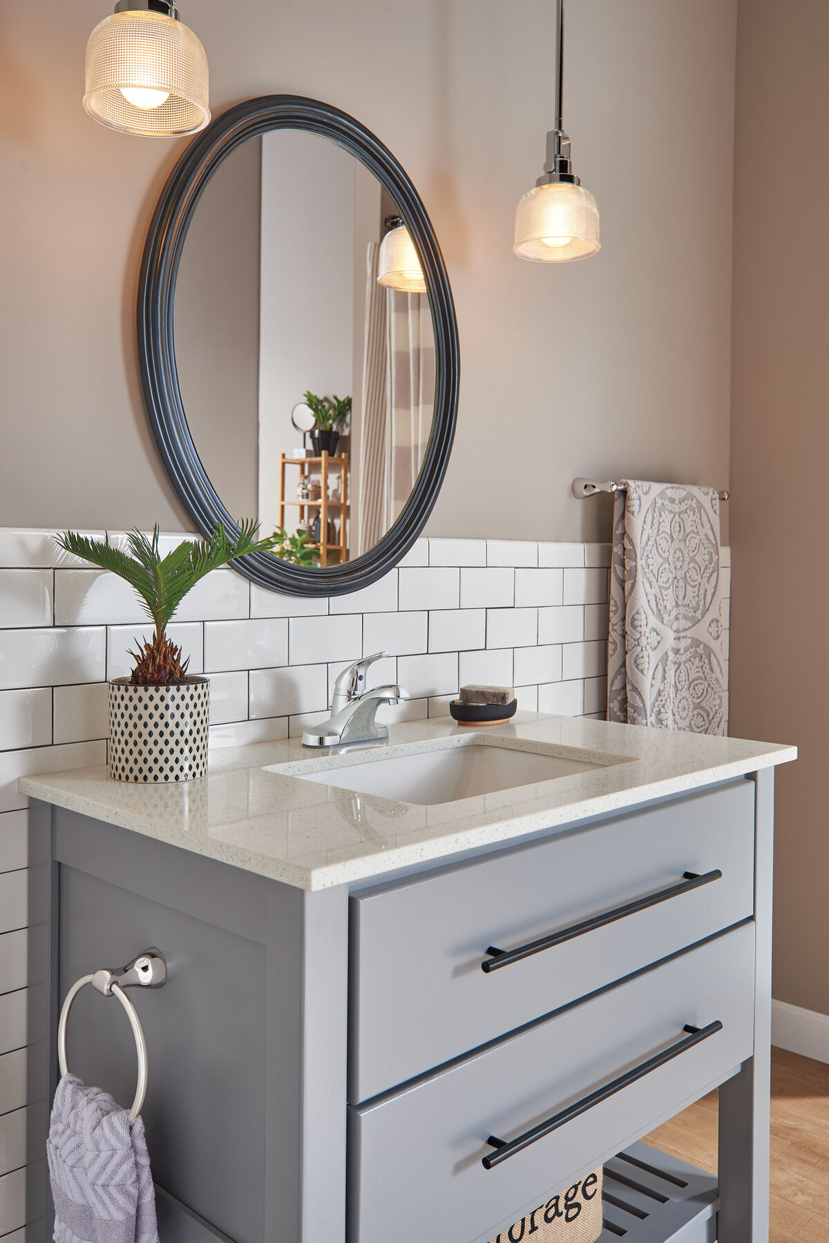 Single Handle Centerset Bathroom Faucet