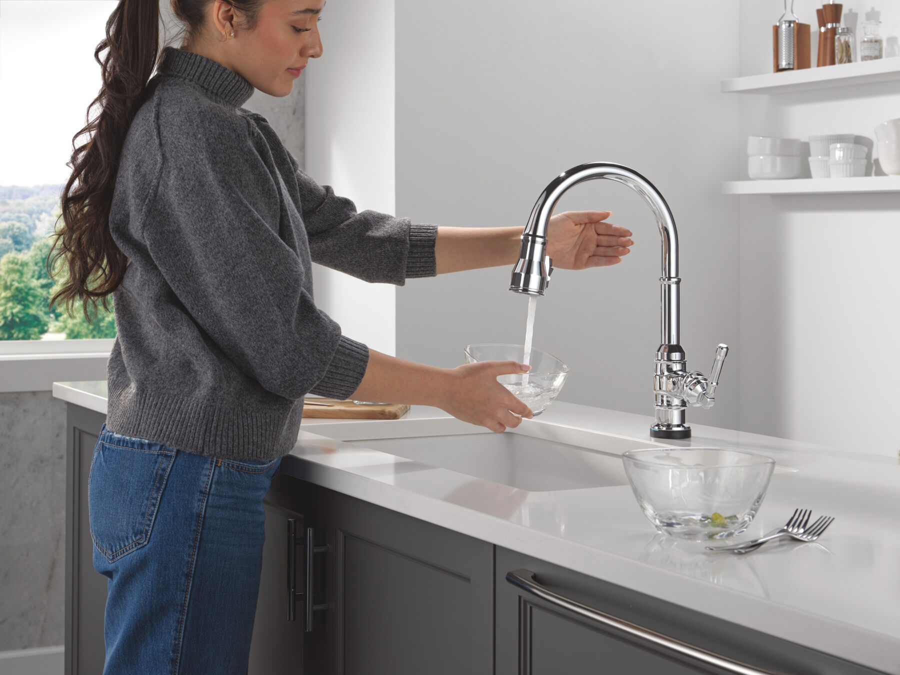 Touch<sub>2</sub>O&reg; Technology Kitchen Faucet with Touchless Technology