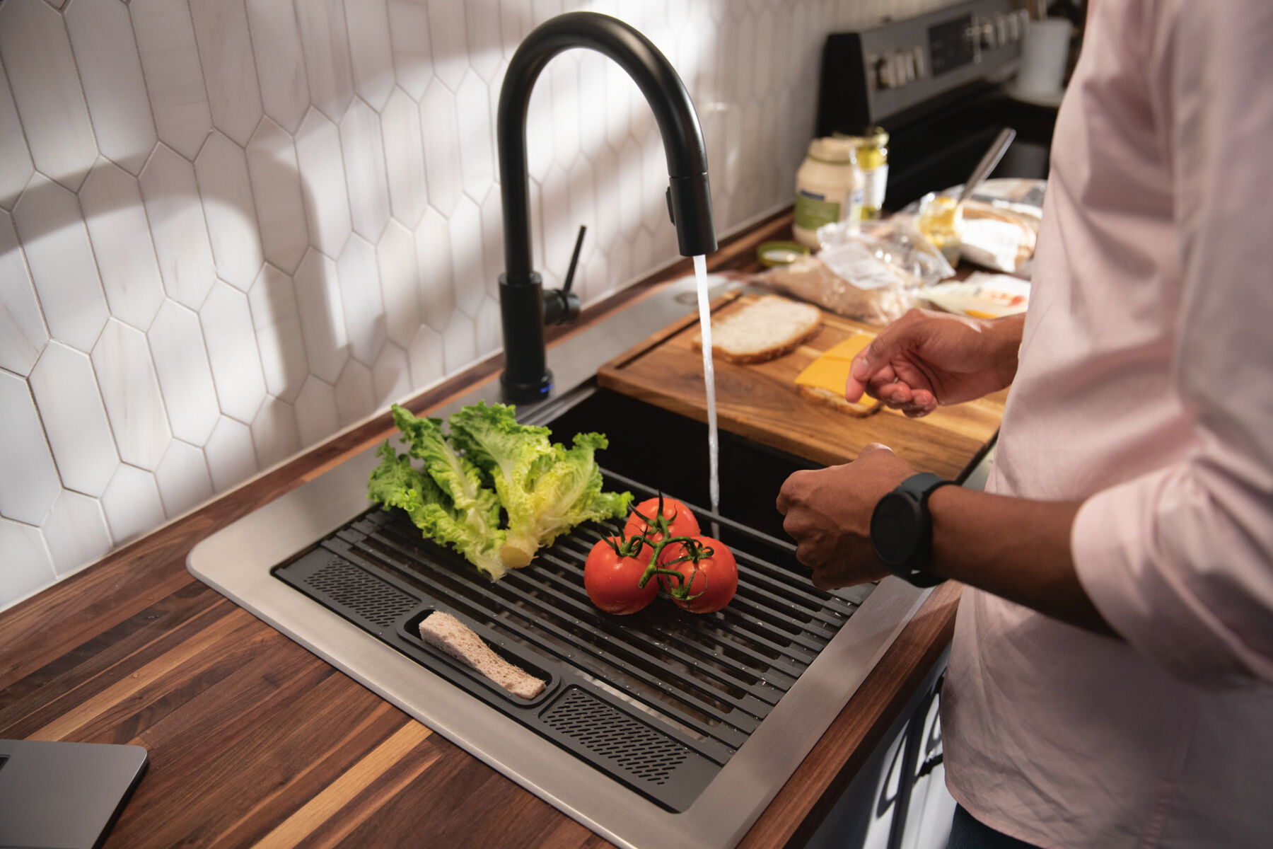 33&rdquo; Workstation Kitchen Sink Drop-In Top Mount Stainless Steel Single Bowl with WorkFlow&trade; Ledge and Accessories