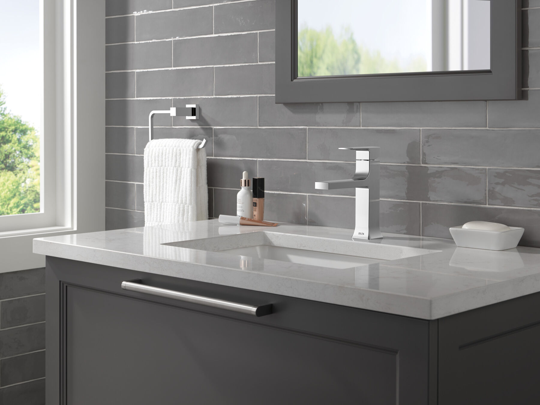 Single Handle Lavatory Faucet with Bathroom Accessories Bundle