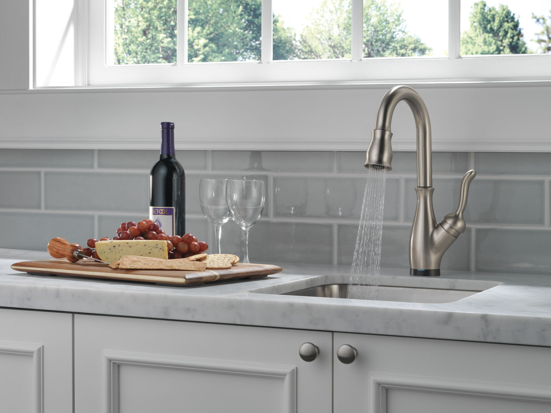 Single Handle Pull-Down Bar / Prep Faucet with Touch<sub>2</sub>O&reg; Technology