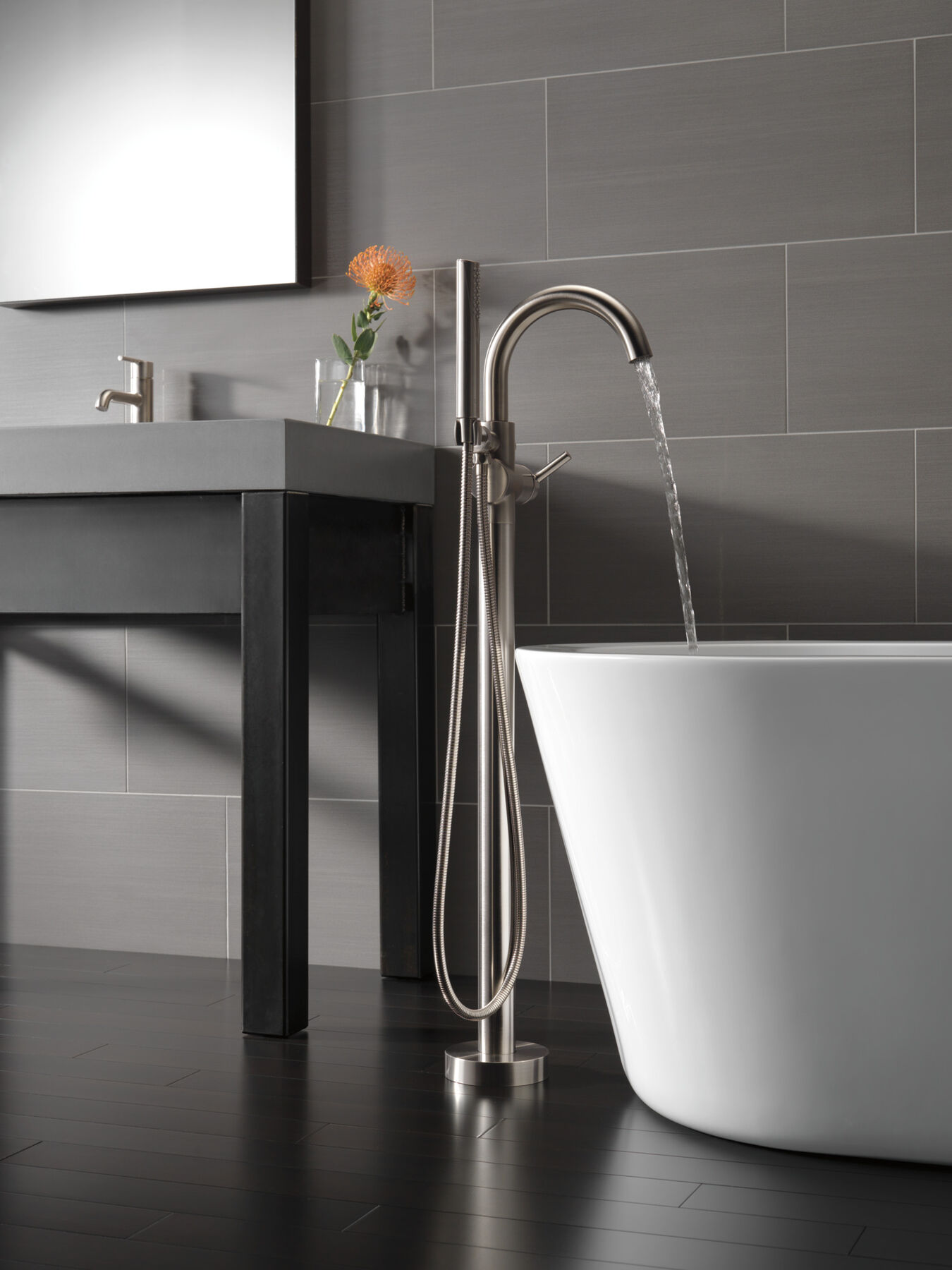 Contemporary Floor-Mount Tub Filler Trim (Recertified)