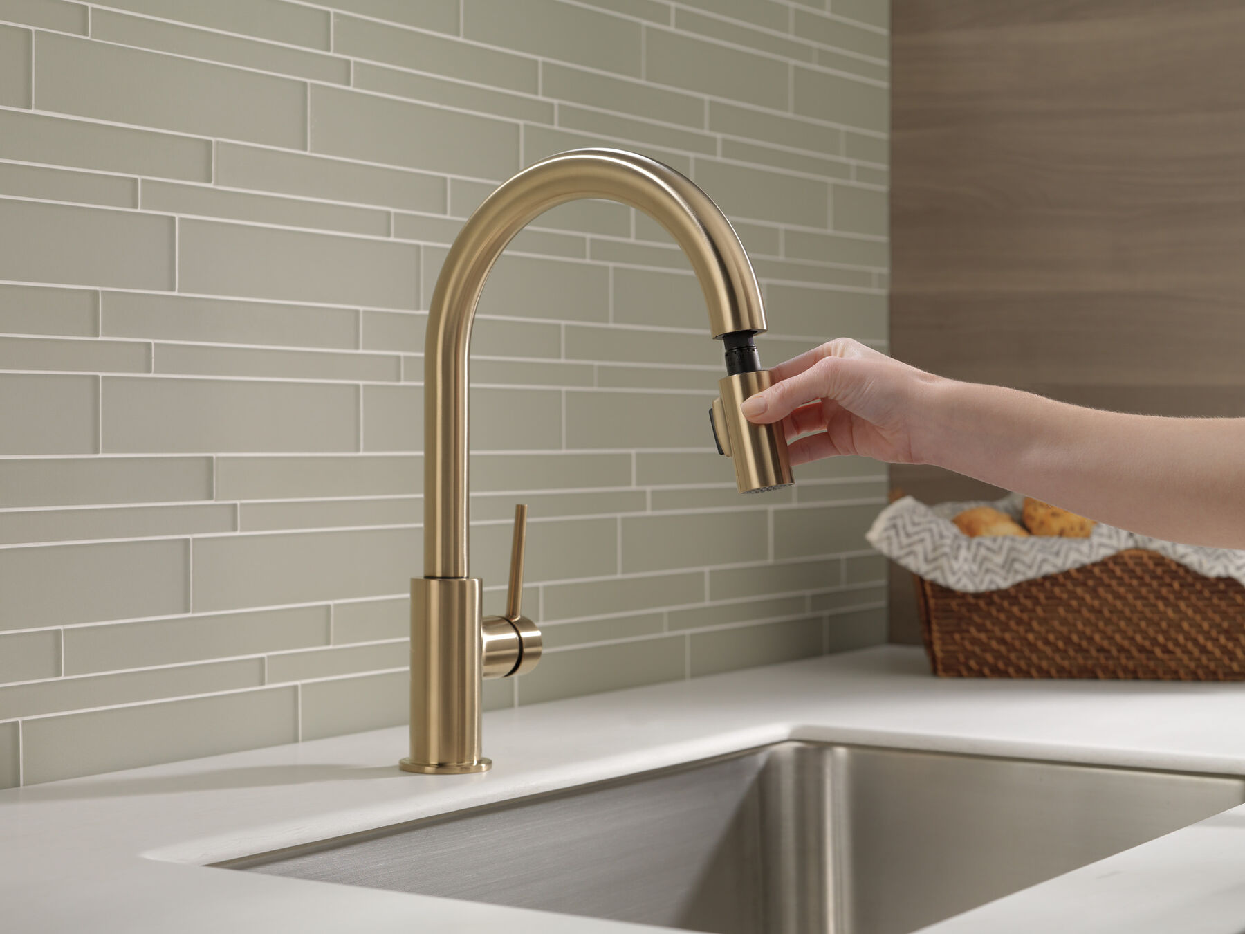 Single Handle Pull-Down Kitchen Limited Swivel