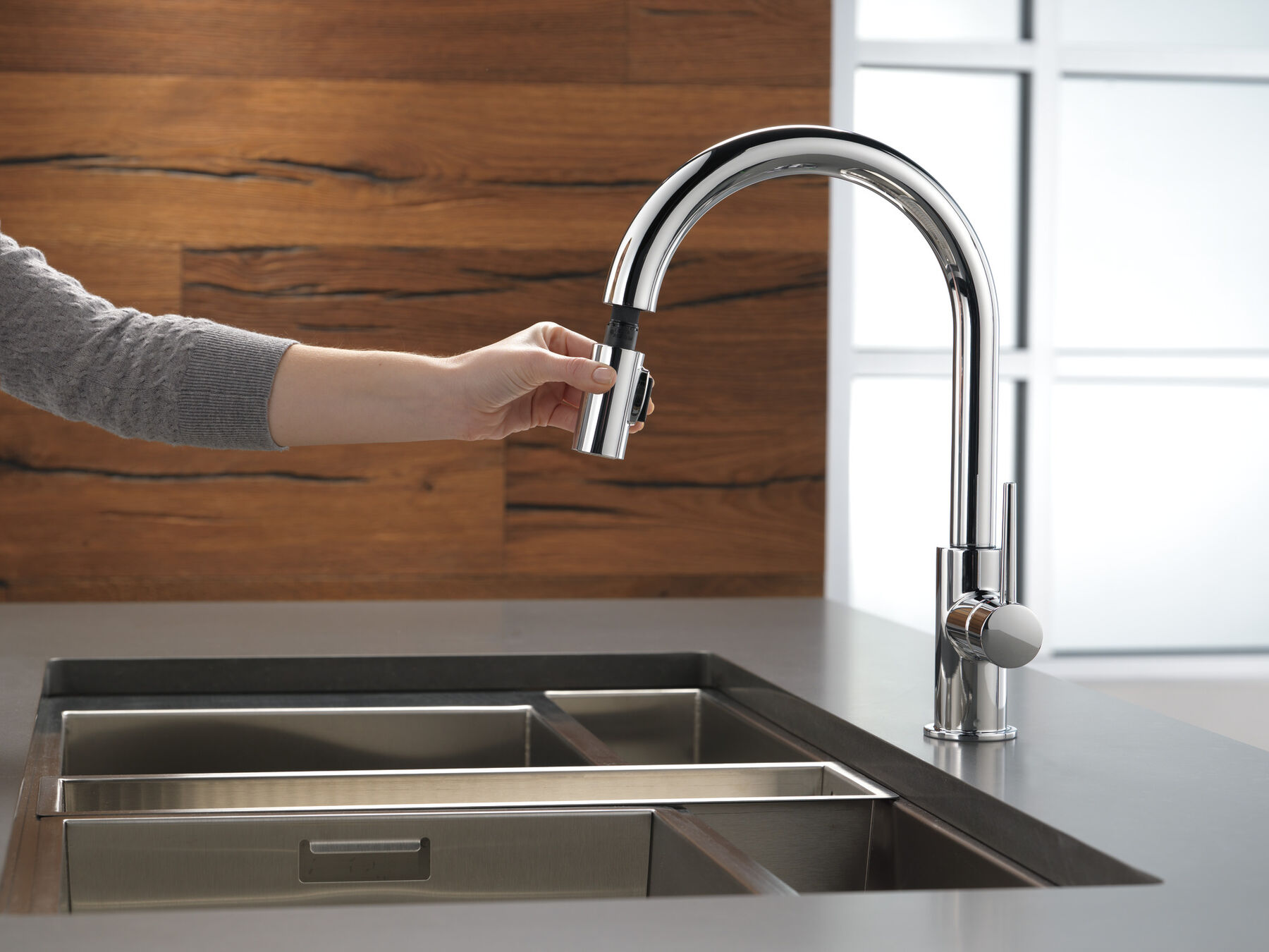 Single Handle Pull-Down Kitchen Faucet