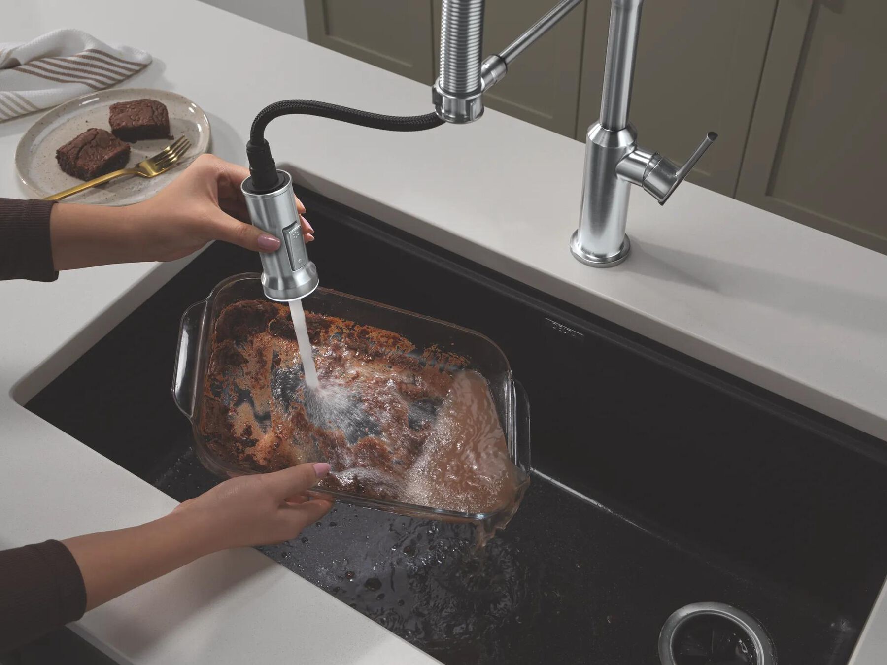 Single Handle Pull-Down Kitchen Faucet With Spring Spout