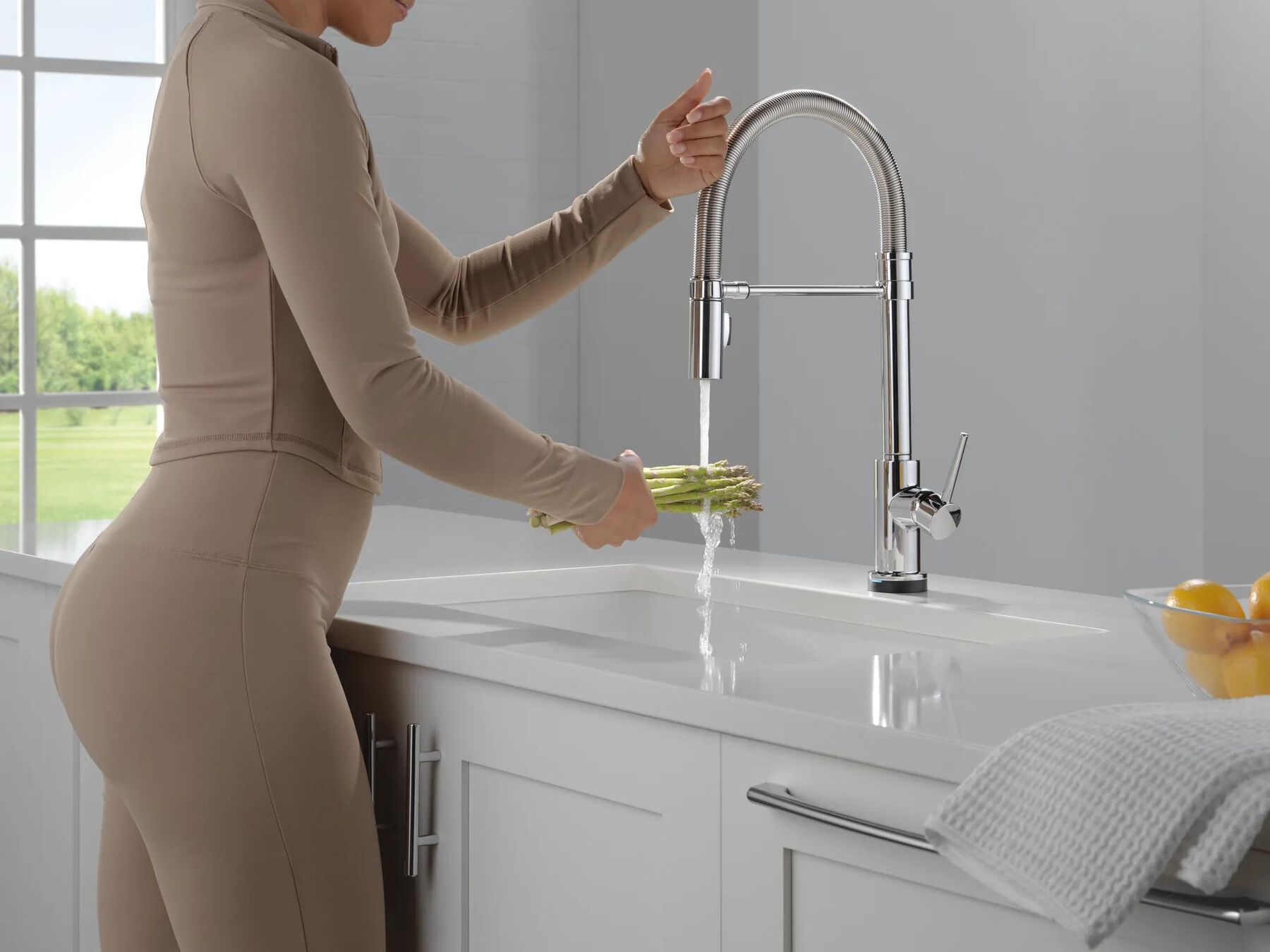 Touch<sub>2</sub>O&reg; Technology Kitchen Faucet with Touchless Technology