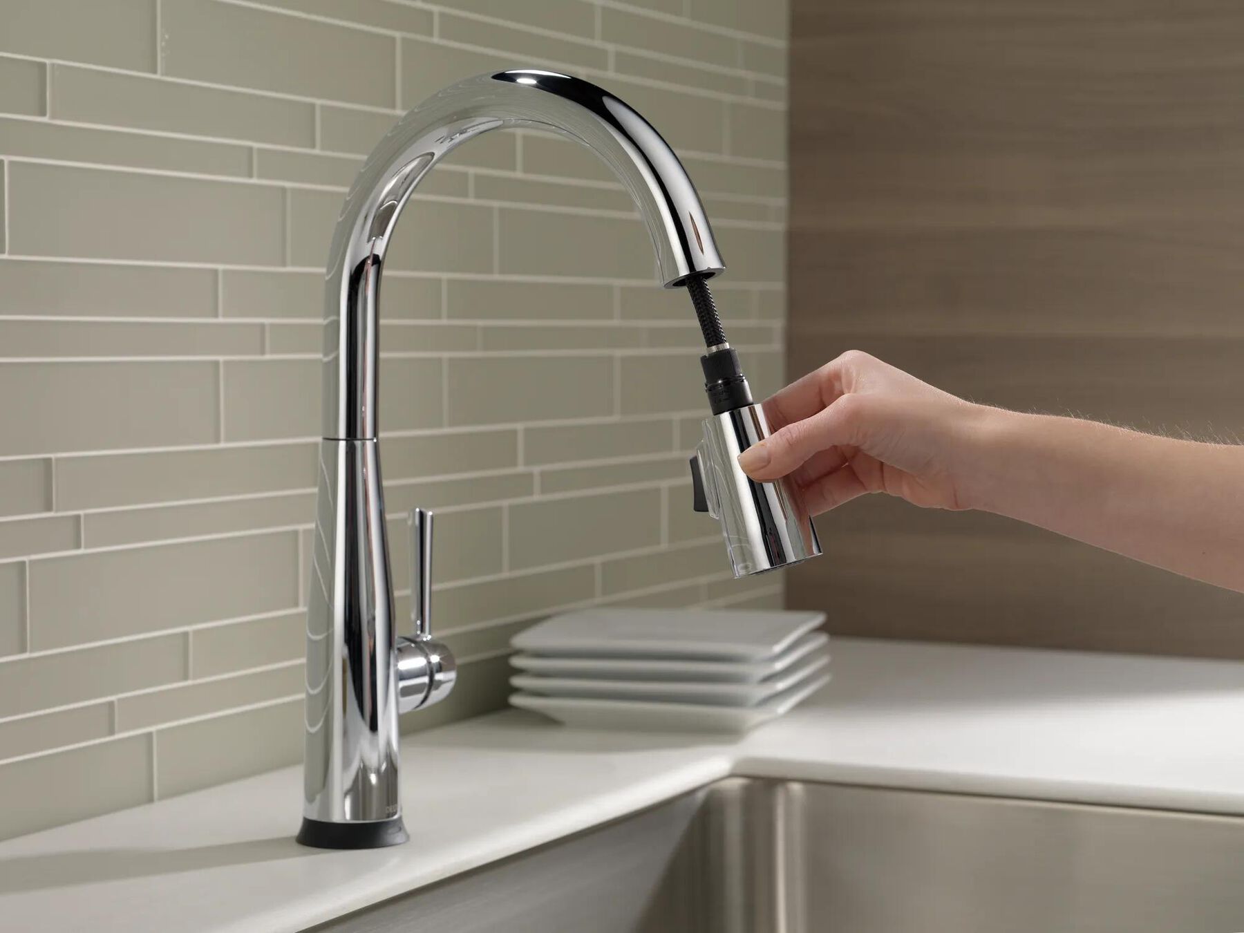 Single Handle Pull-Down Kitchen Faucet with Touch<sub>2</sub>O&reg; Technology