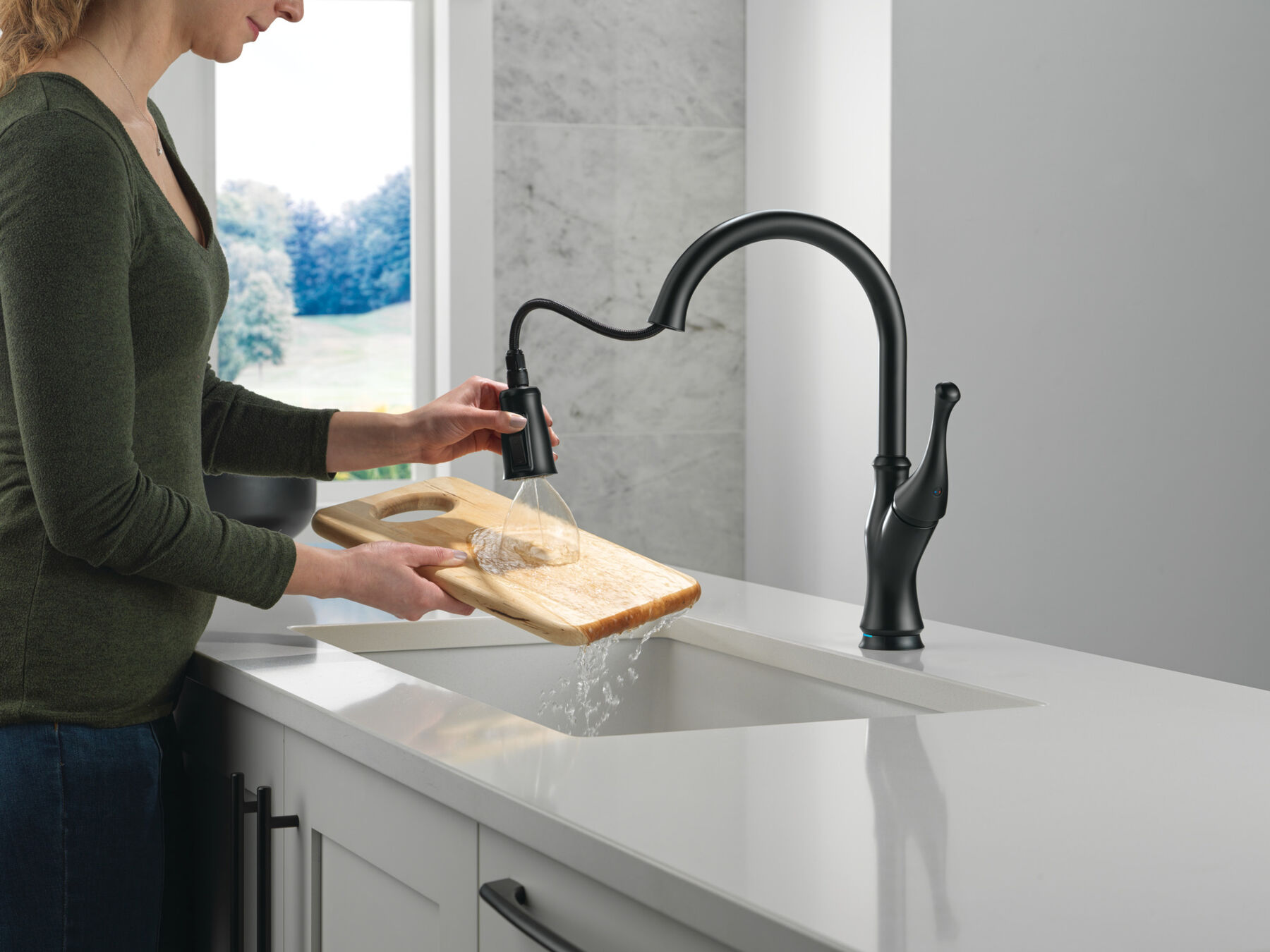 Touch<sub>2</sub>O&reg; Technology Kitchen Faucet with Touchless Technology