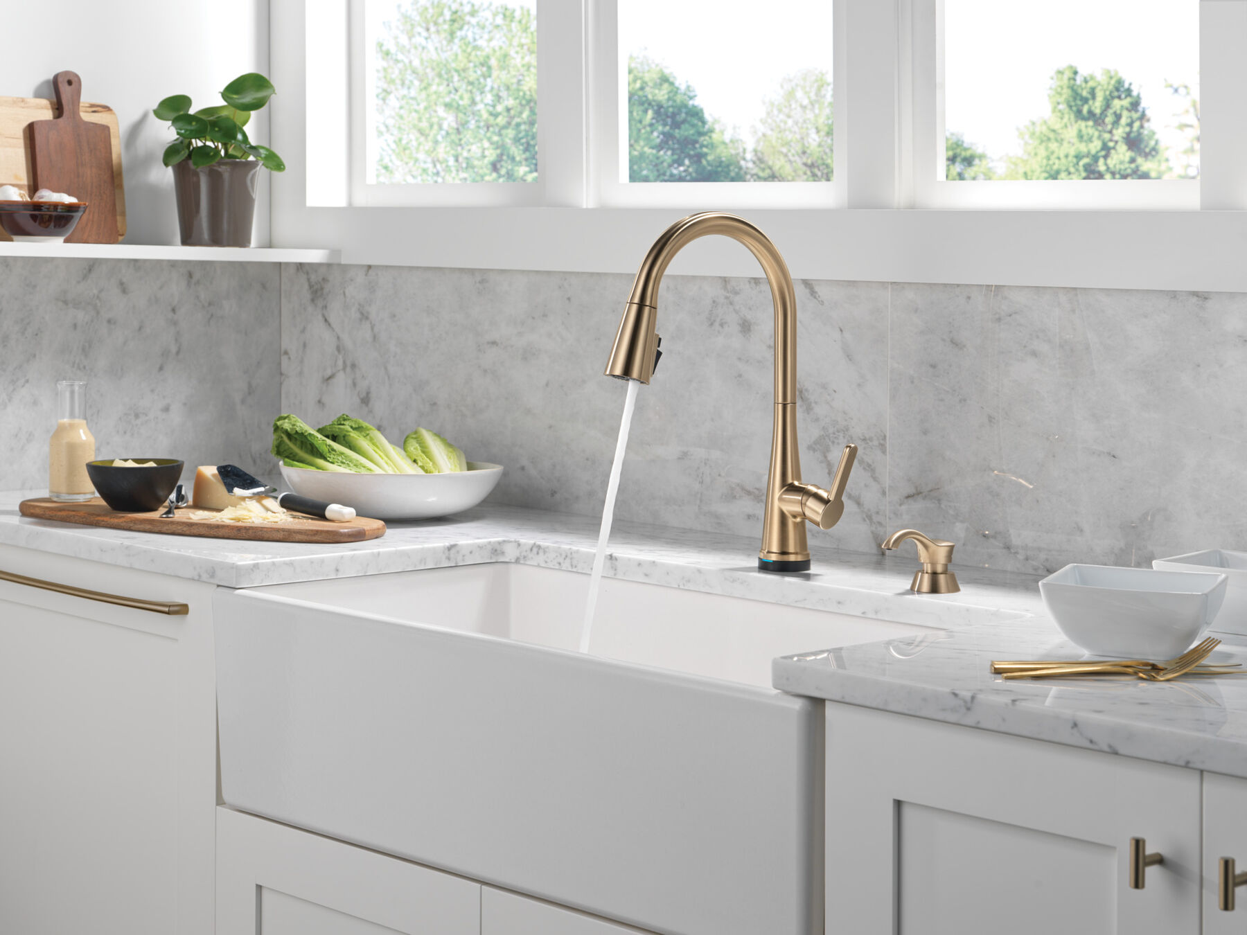 Touch2O&reg; Pull-Down Kitchen w/Soap (Recertified)