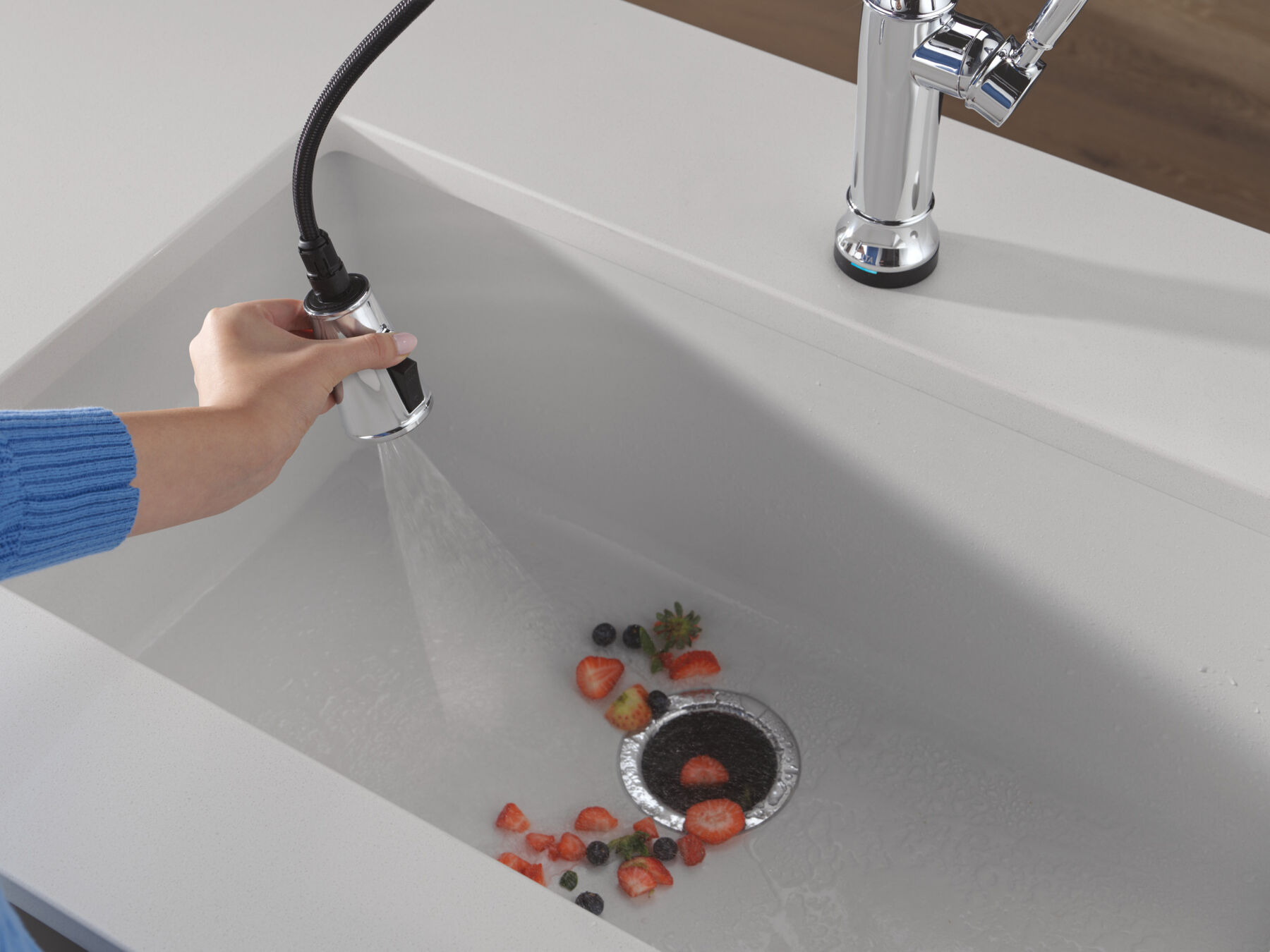 Touch2O&reg; Technology Kitchen Faucet with Touchless Technology