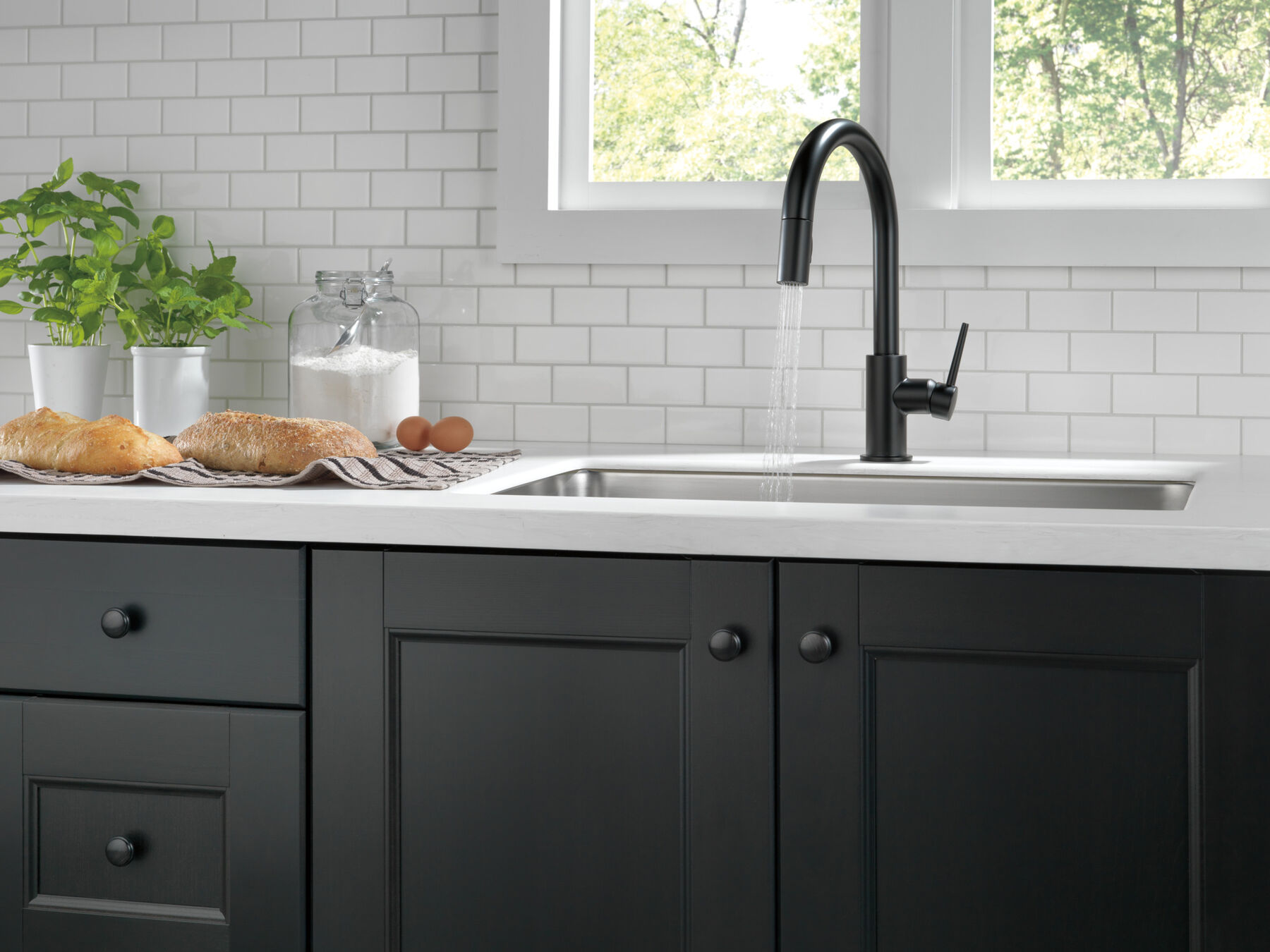 Single Handle Pull-Down Kitchen Faucet  (Recertified)