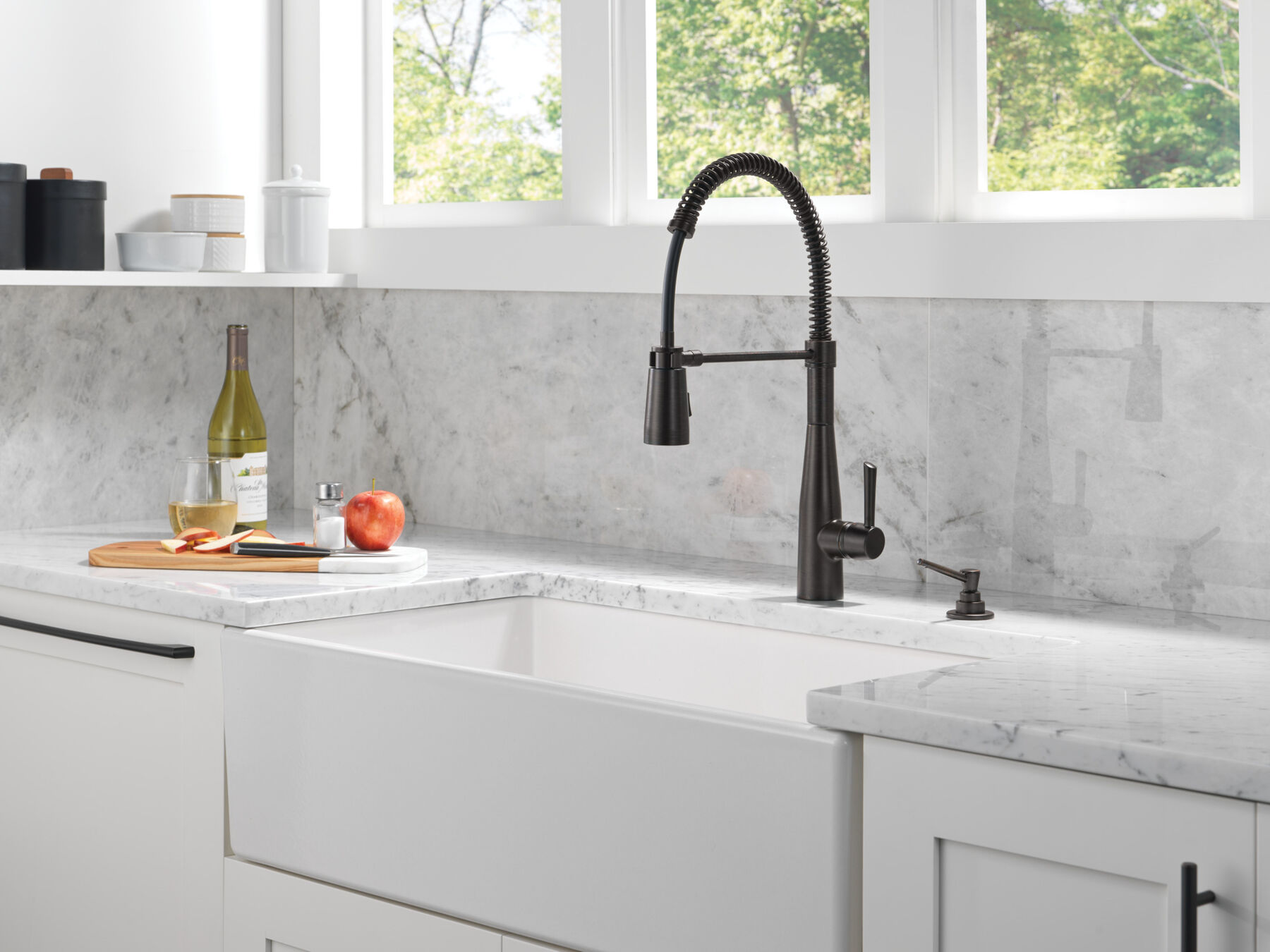 Single-Handle Pull-Down Spring Kitchen Faucet