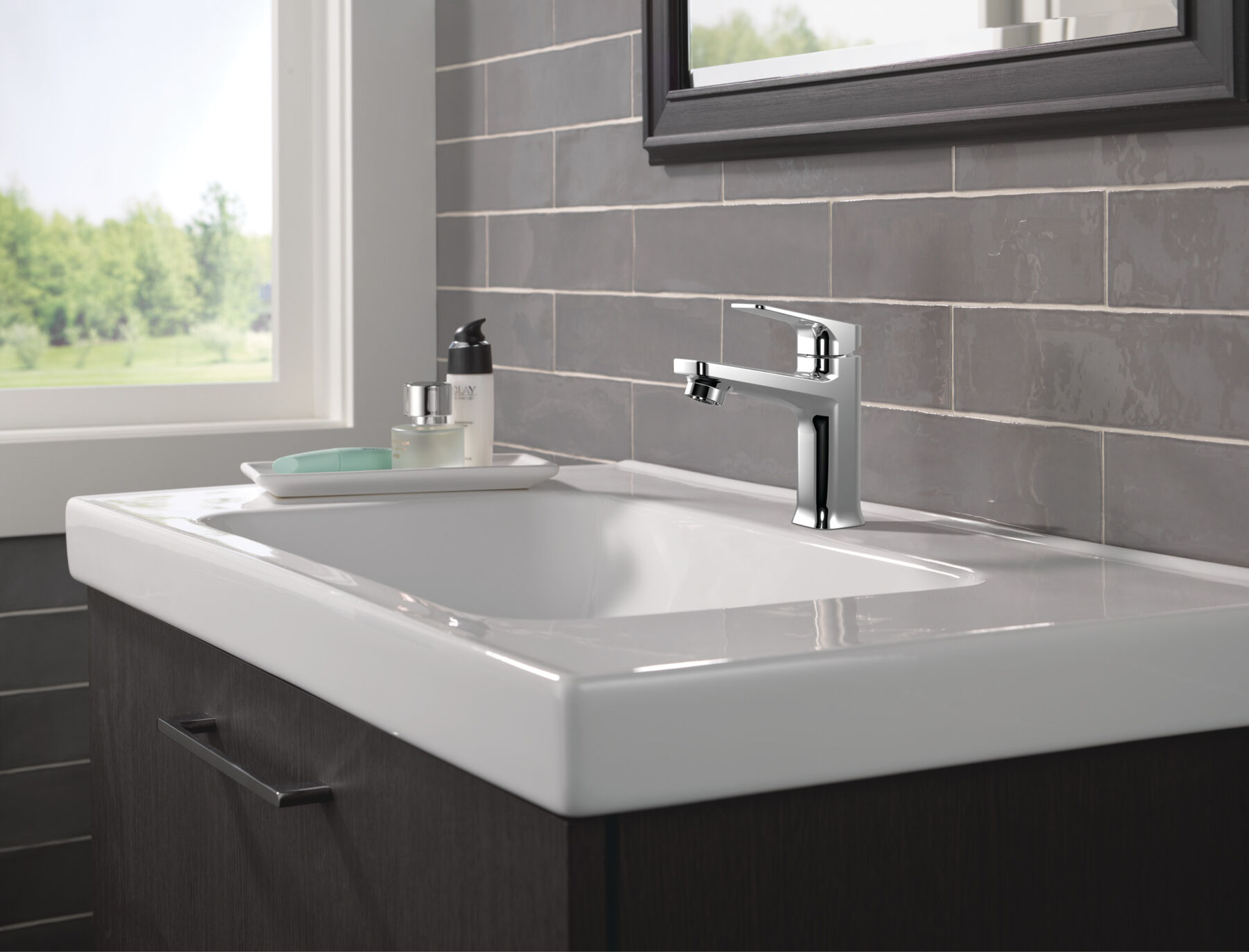 Single Handle Lavatory Faucet with Pop-Up