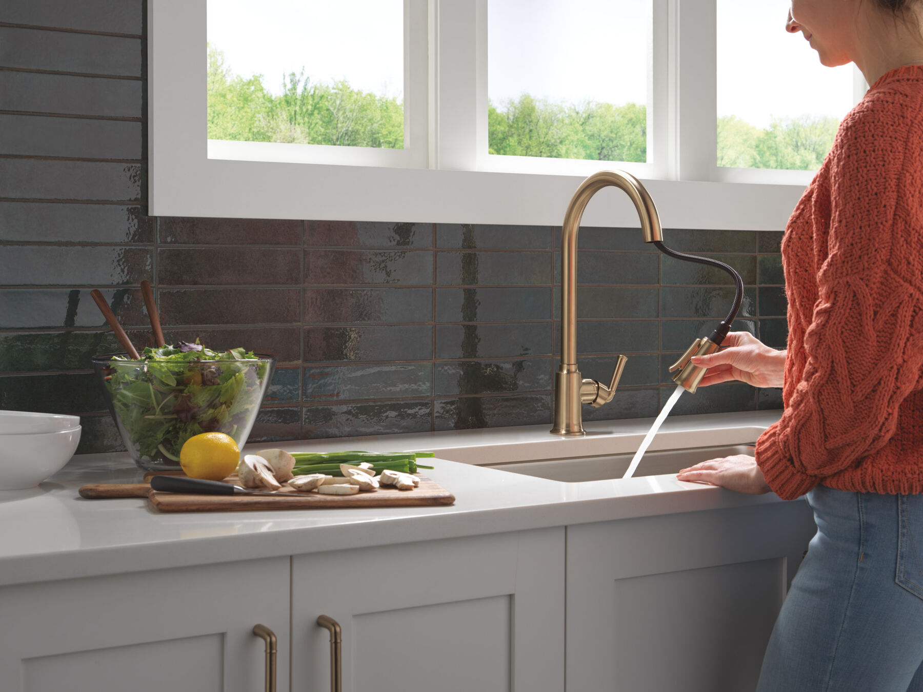Single Handle Kitchen Pull-Down Faucet