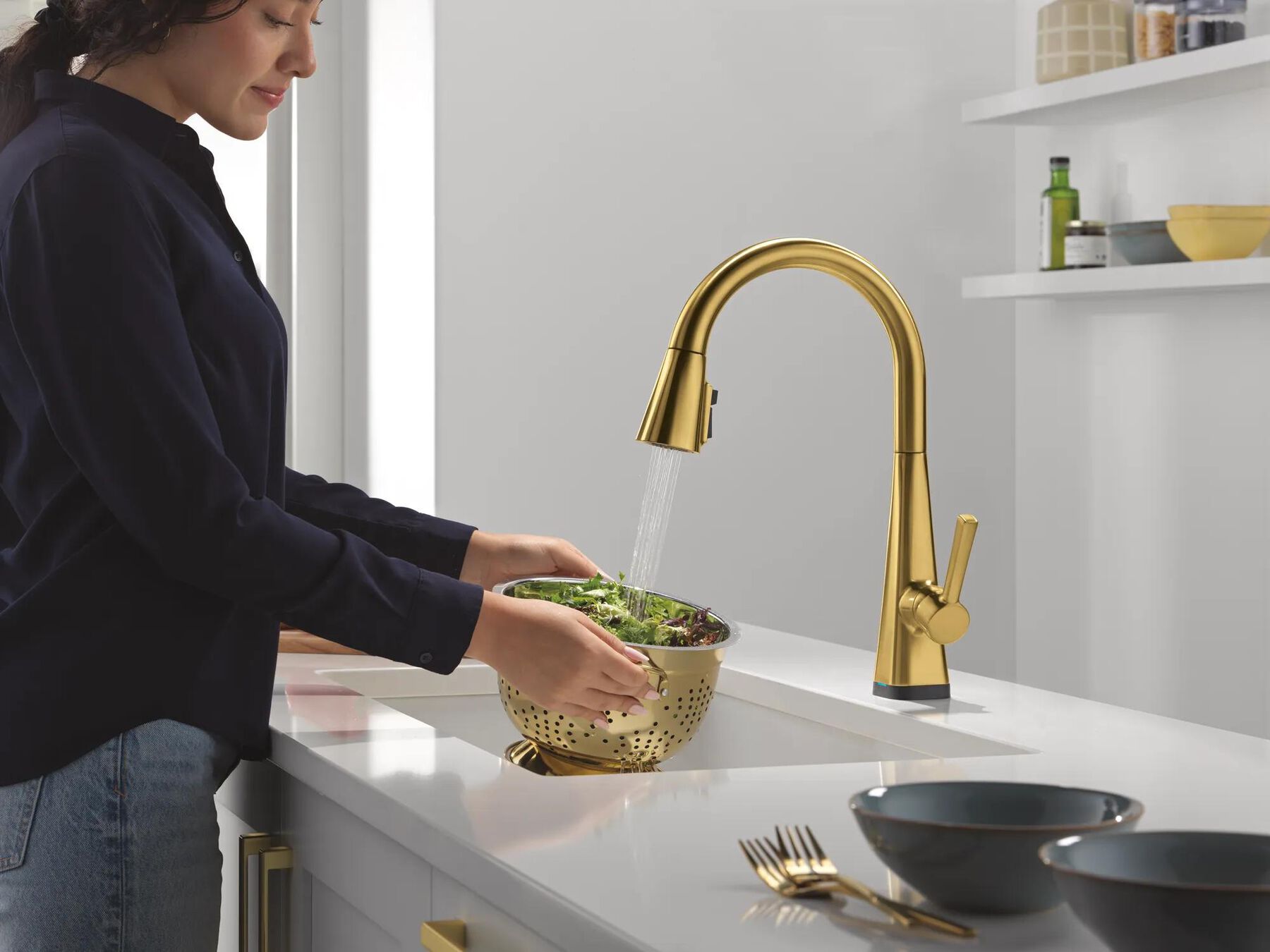 Touch2O with Voice Pull-Down Kitchen Bundle