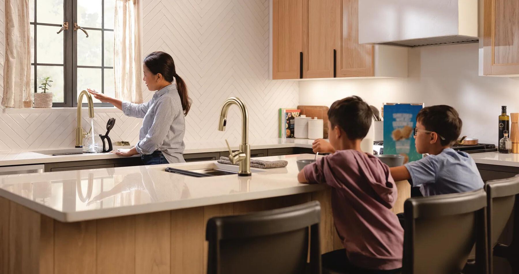 Touch2O&reg; Bar / Prep Faucet with Touchless Technology
