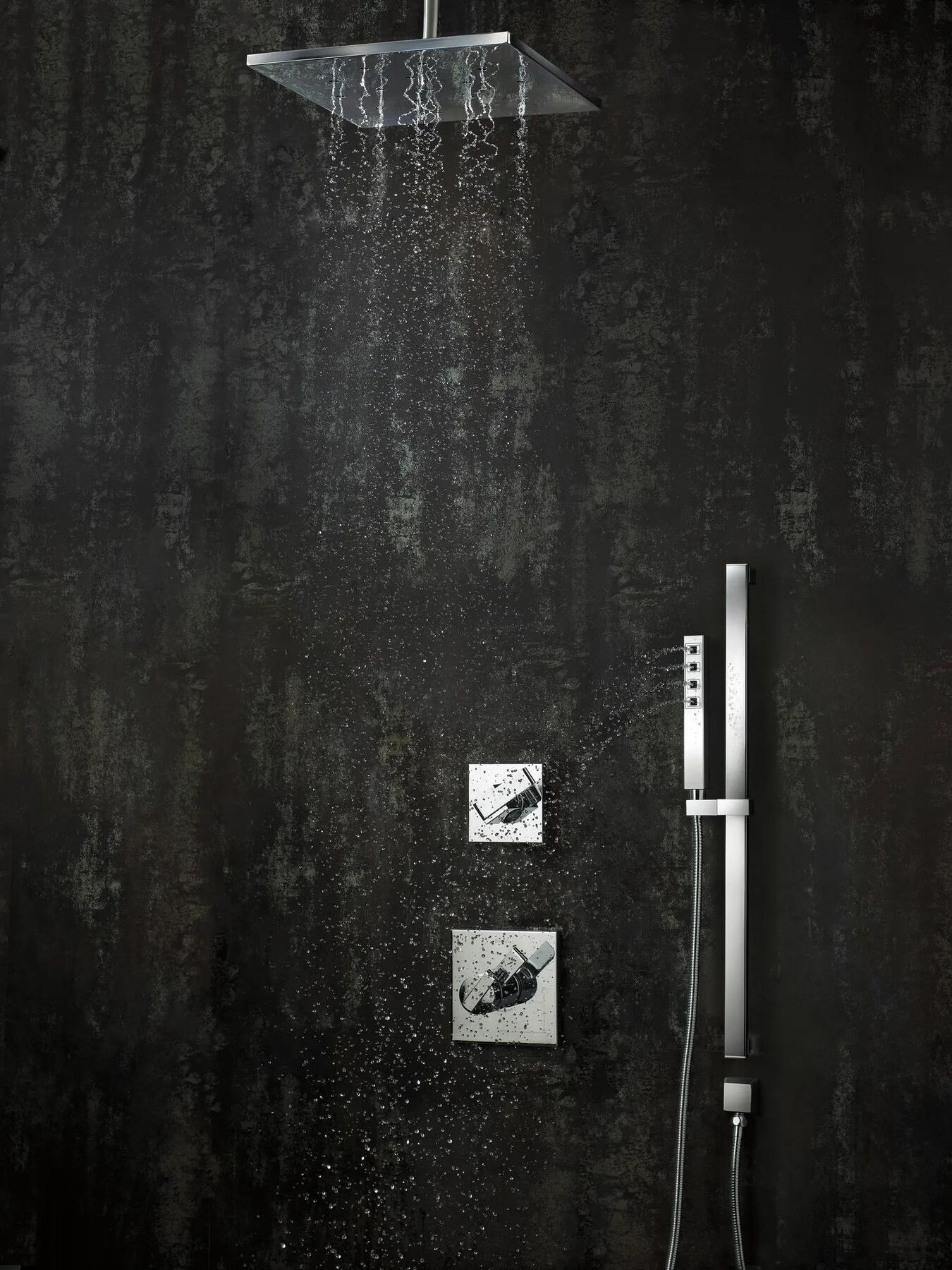 14" Square Showerhead with H<sub>2</sub>Okinetic&reg;  Technology