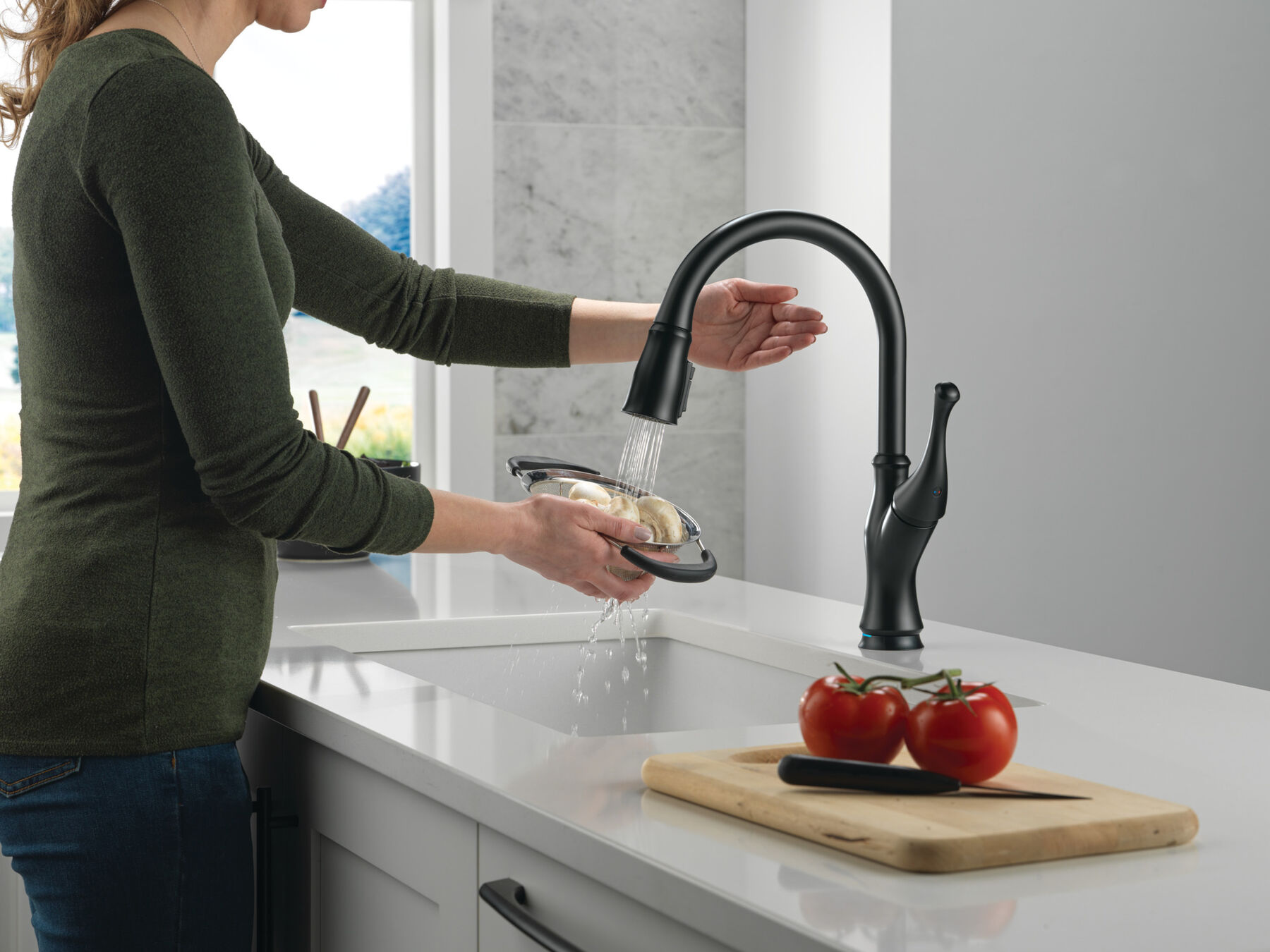 Touch<sub>2</sub>O&reg; Technology Kitchen Faucet with Touchless Technology
