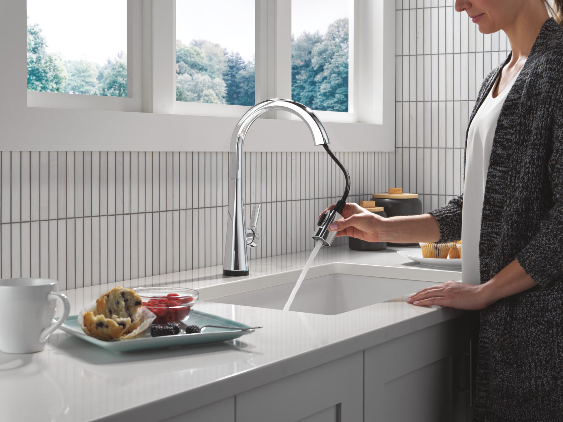 Touch<sub>2</sub>O&reg; Technology Kitchen Faucet with Touchless Technology