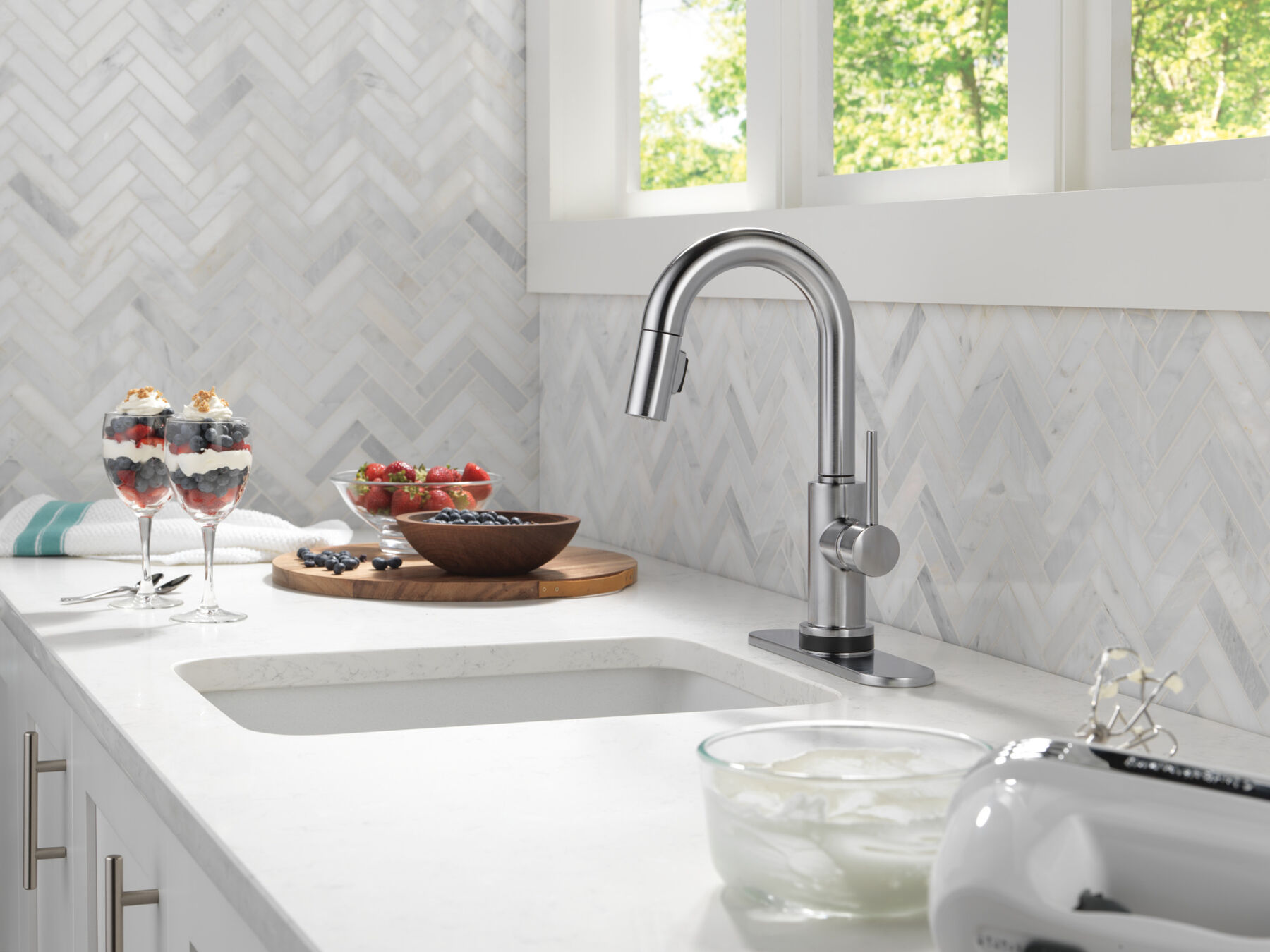 Touch2O&reg; Bar / Prep Faucet with Touchless Technology