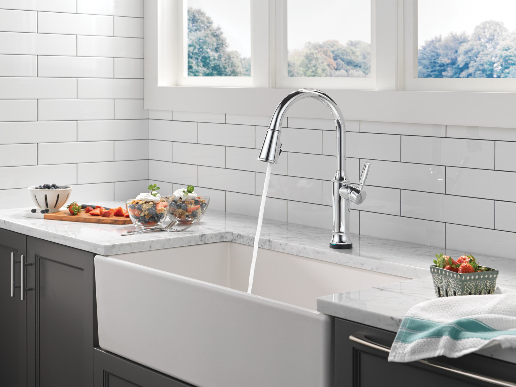 Touch<sub>2</sub>O&reg; Technology Kitchen Faucet with Touchless Technology
