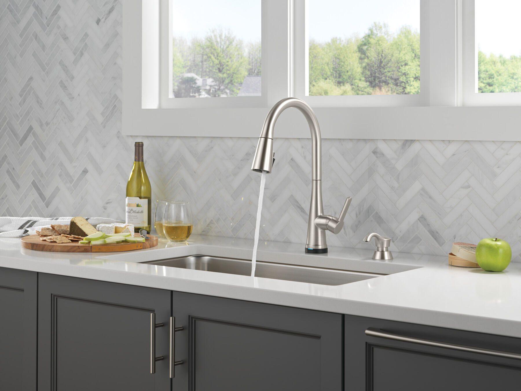 Touch2O&reg; Pull-Down Kitchen w/Soap (Recertified)