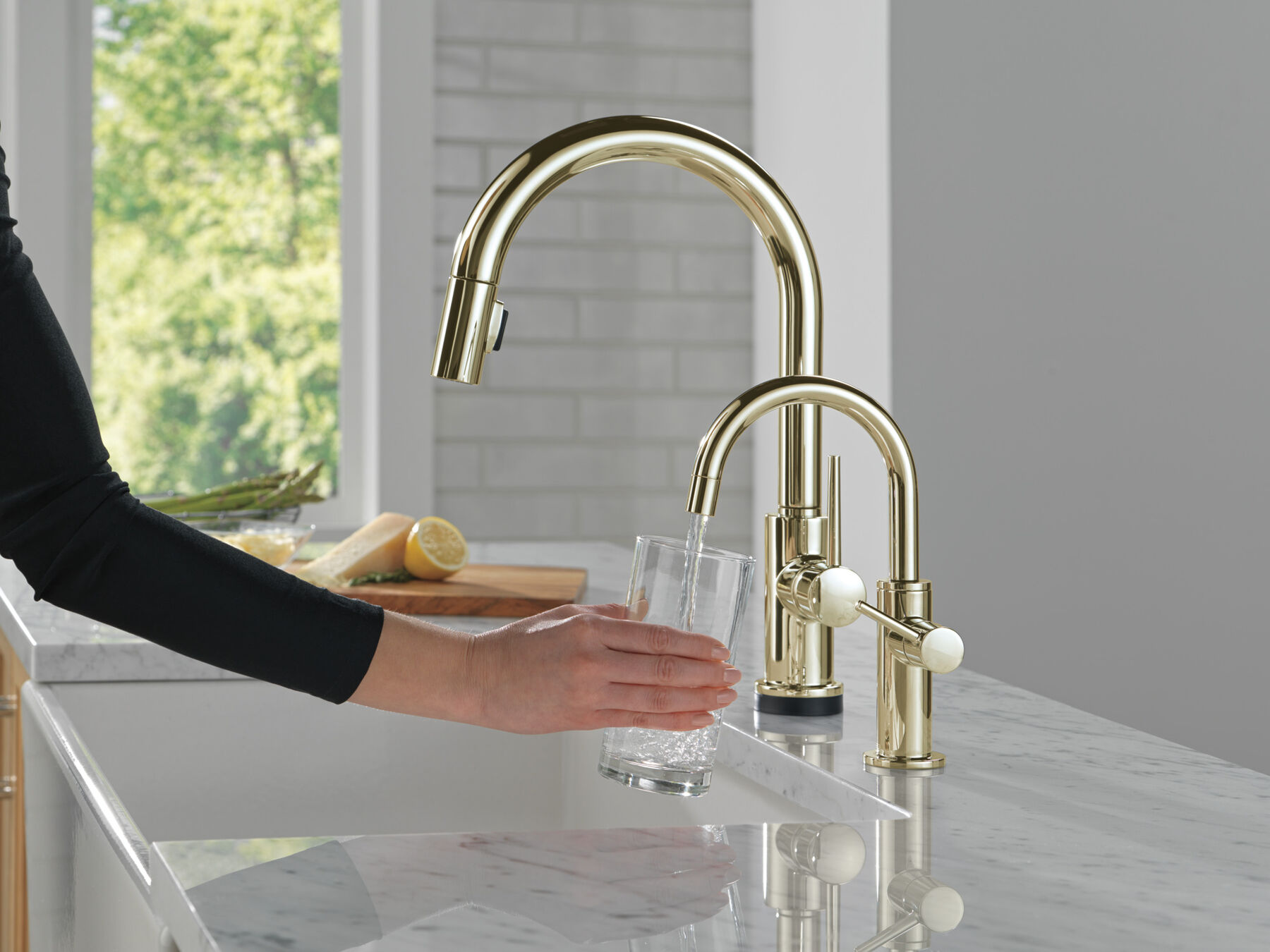 Touch<sub>2</sub>O&reg; Technology Kitchen Faucet with Touchless Technology