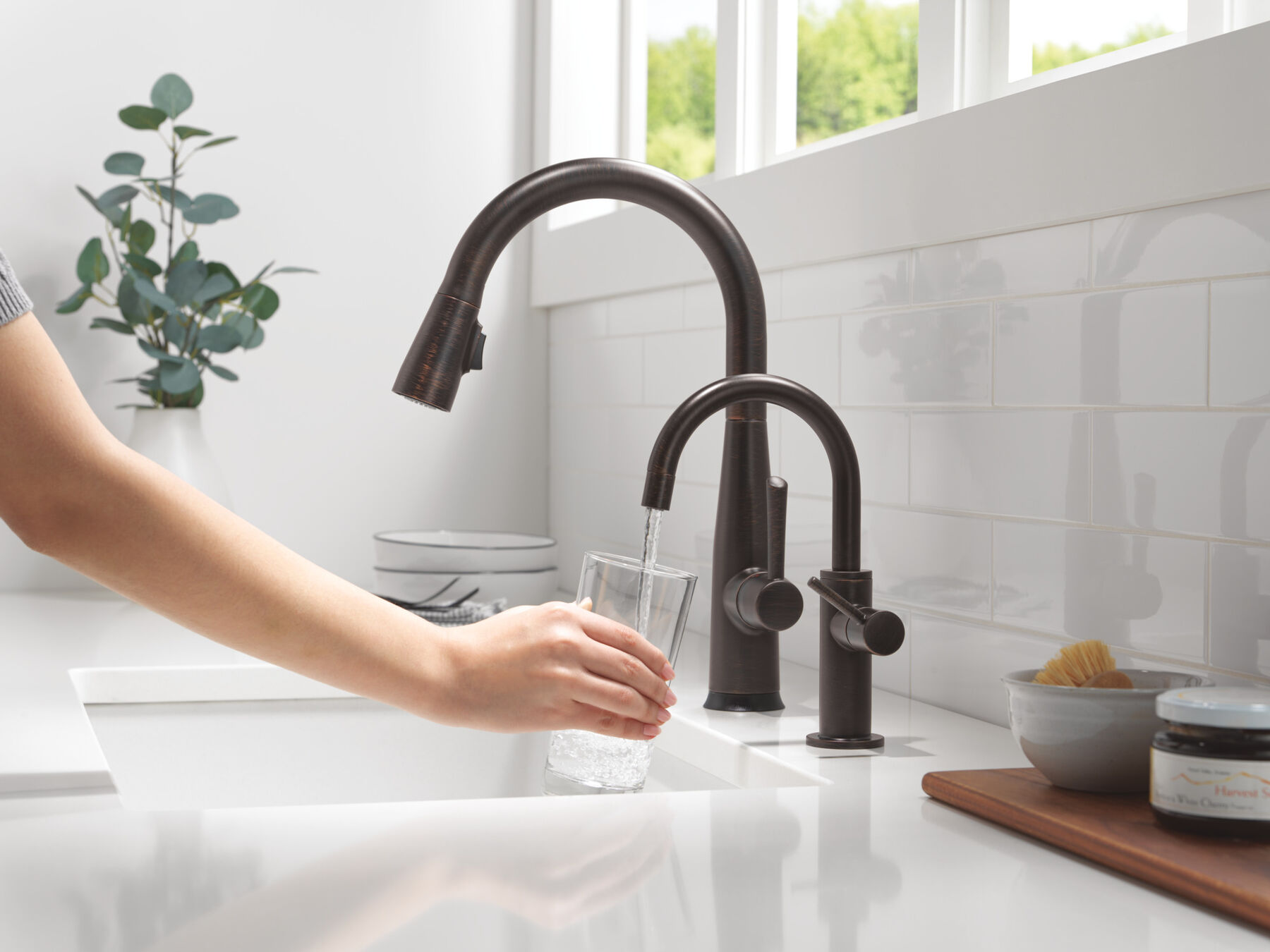 Contemporary Round Beverage Faucet