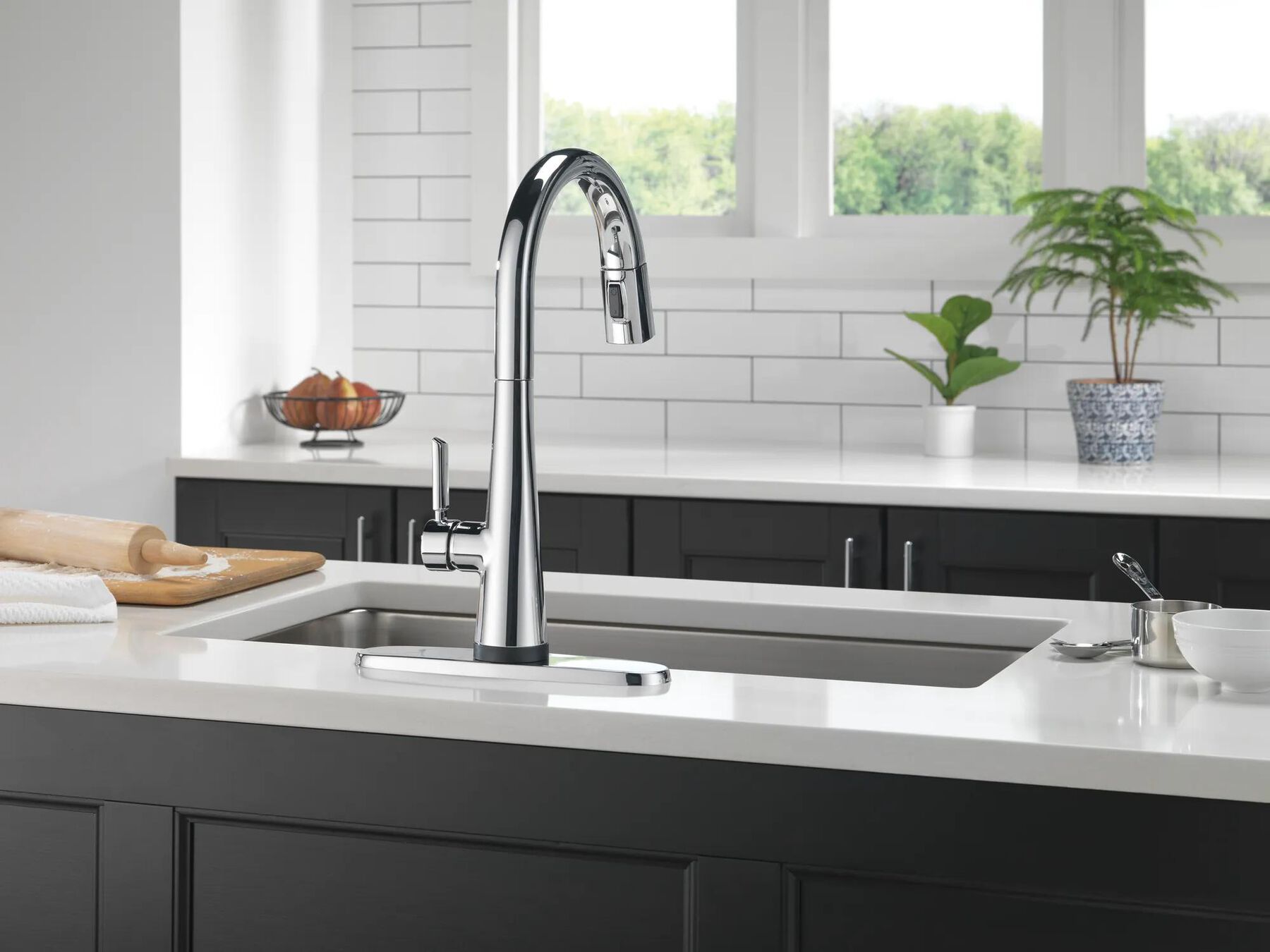 Touch2O Pull-Down Kitchen with Voice